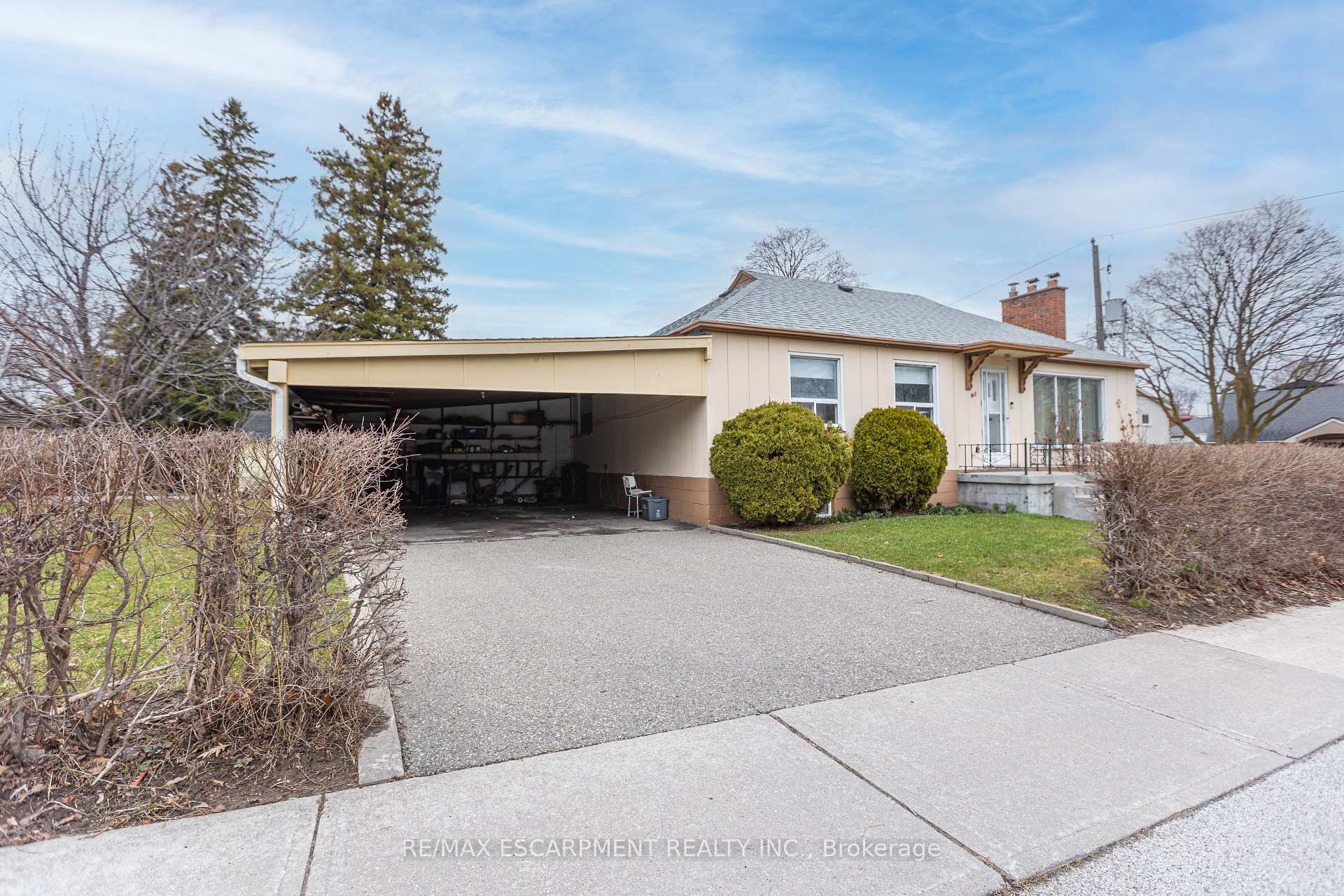 1 Snaresbrook Drive, Toronto W10 — photo 2 of 5