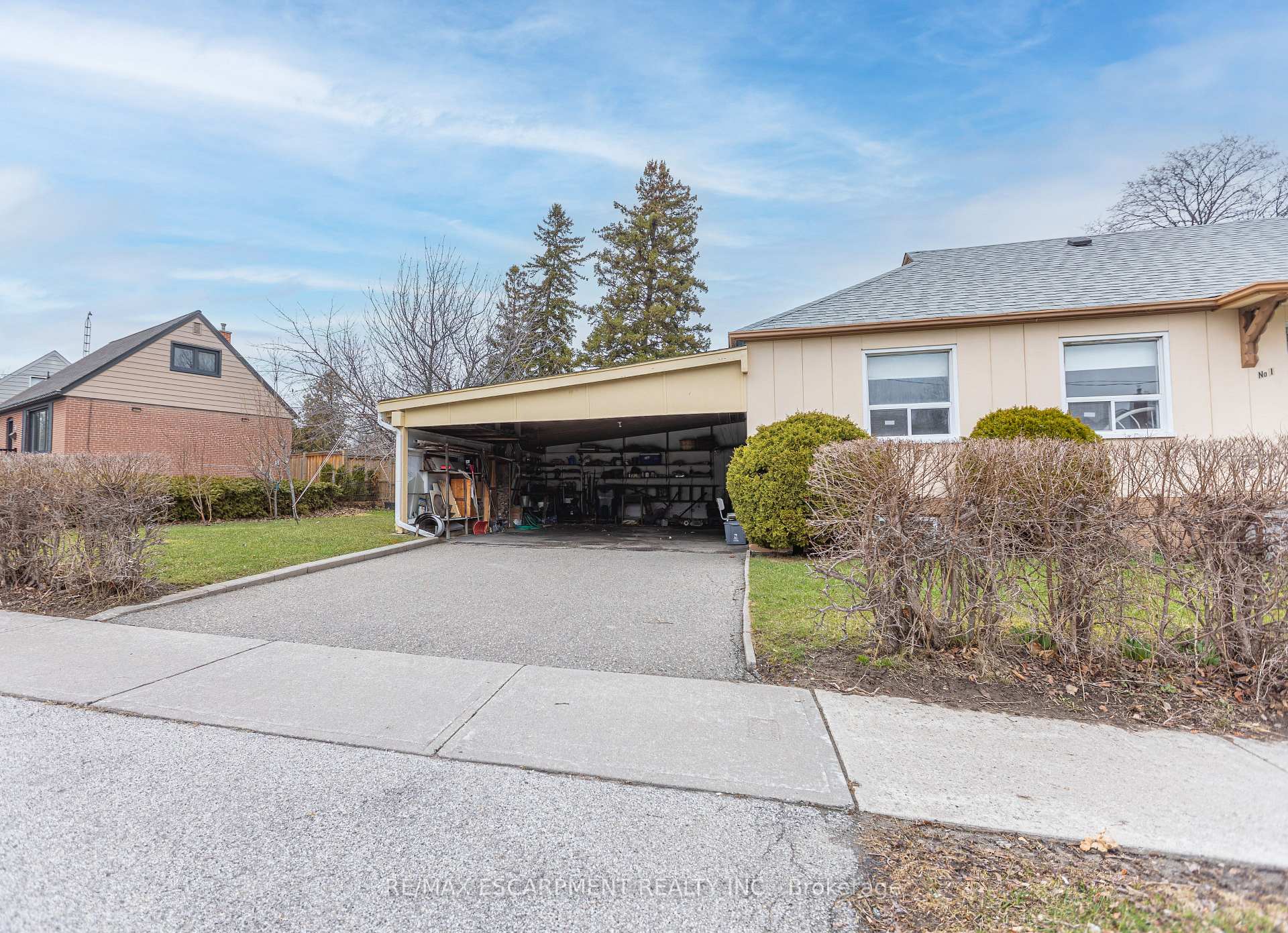 1 Snaresbrook Drive, Toronto W10 — photo 3 of 5