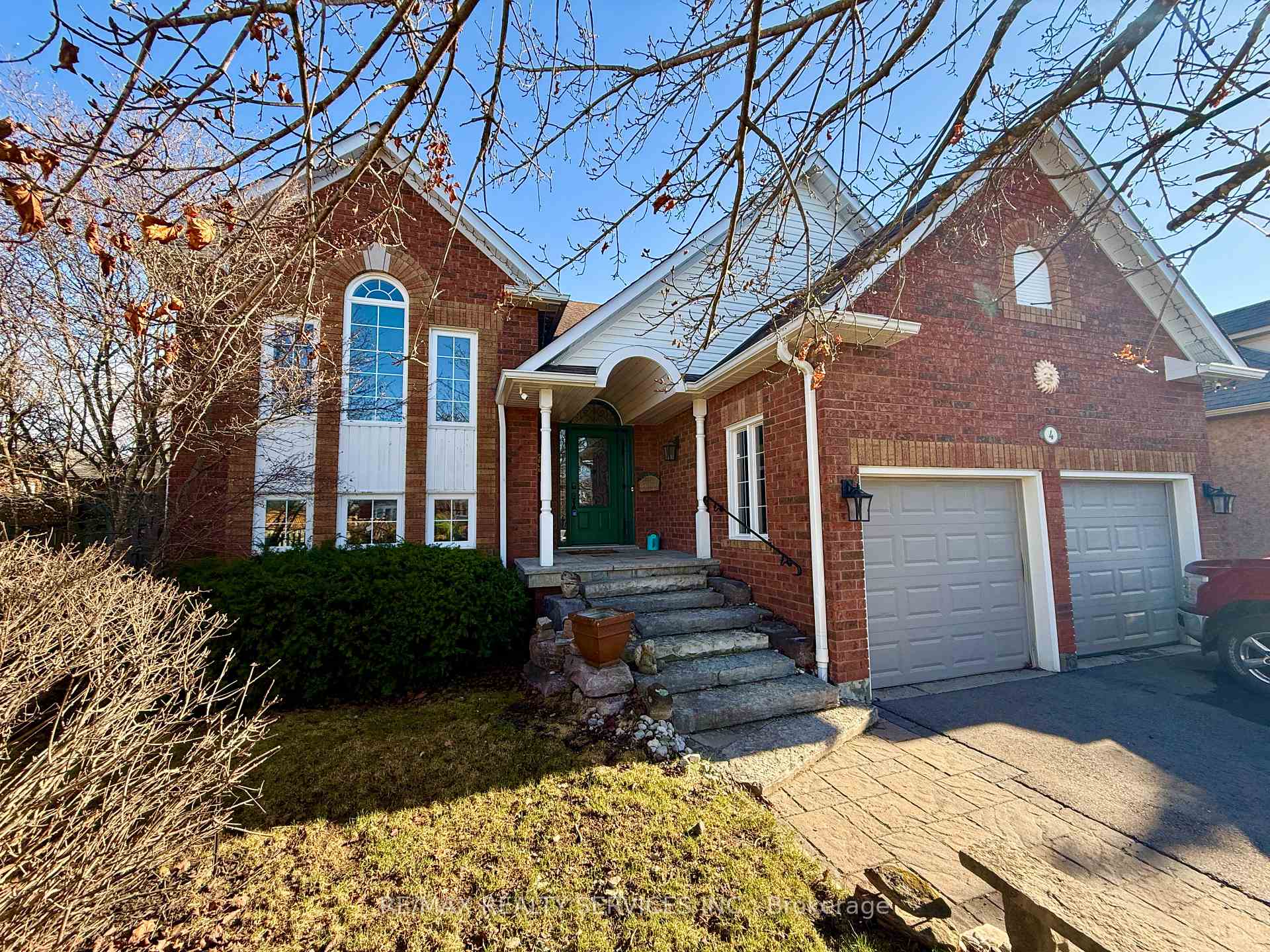 4 Valleybrae Court, Caledon, ON L7C 1B8 — Caledon, Ontario