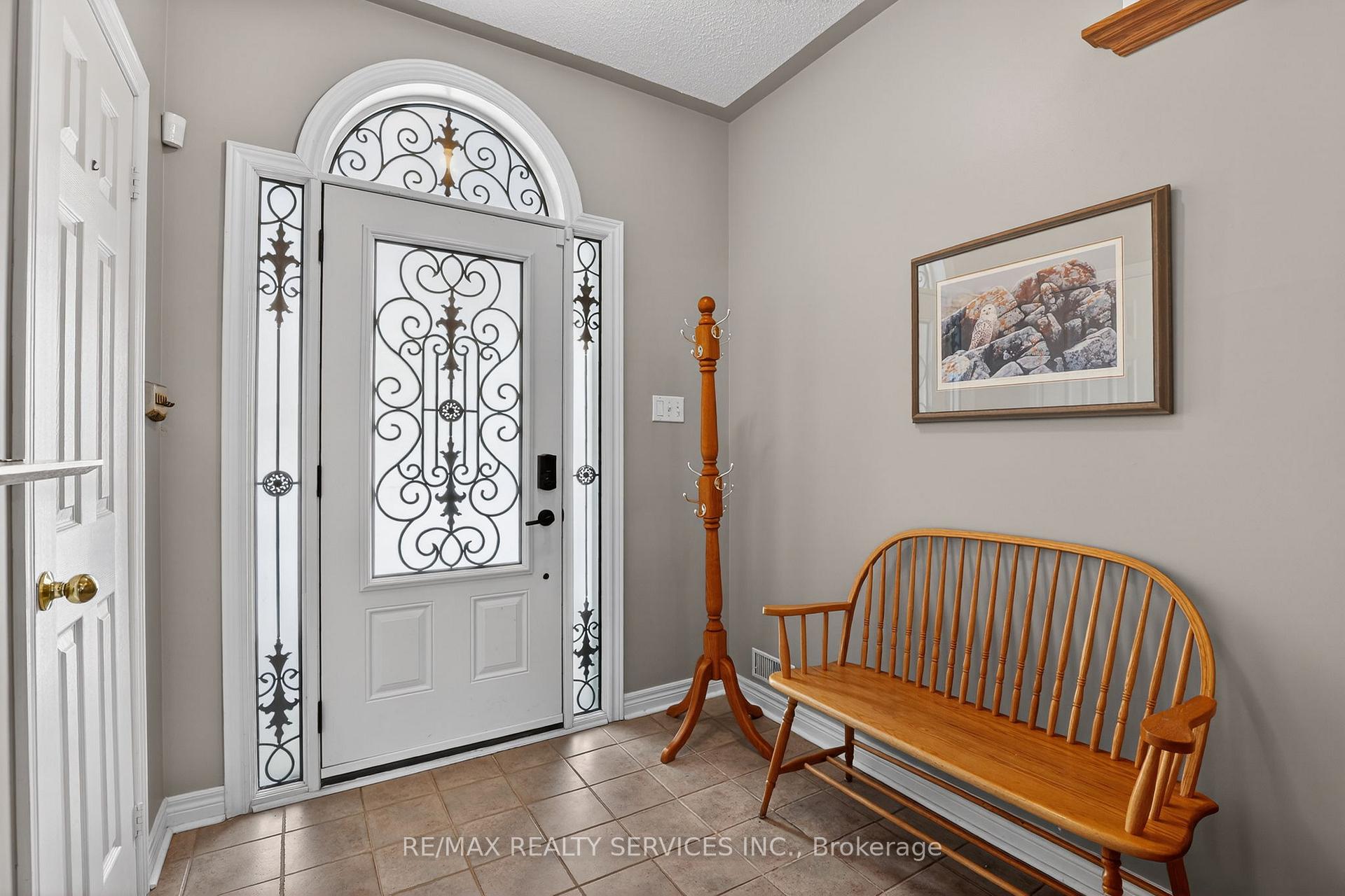 4 Valleybrae Court, Caledon — photo 3 of 5