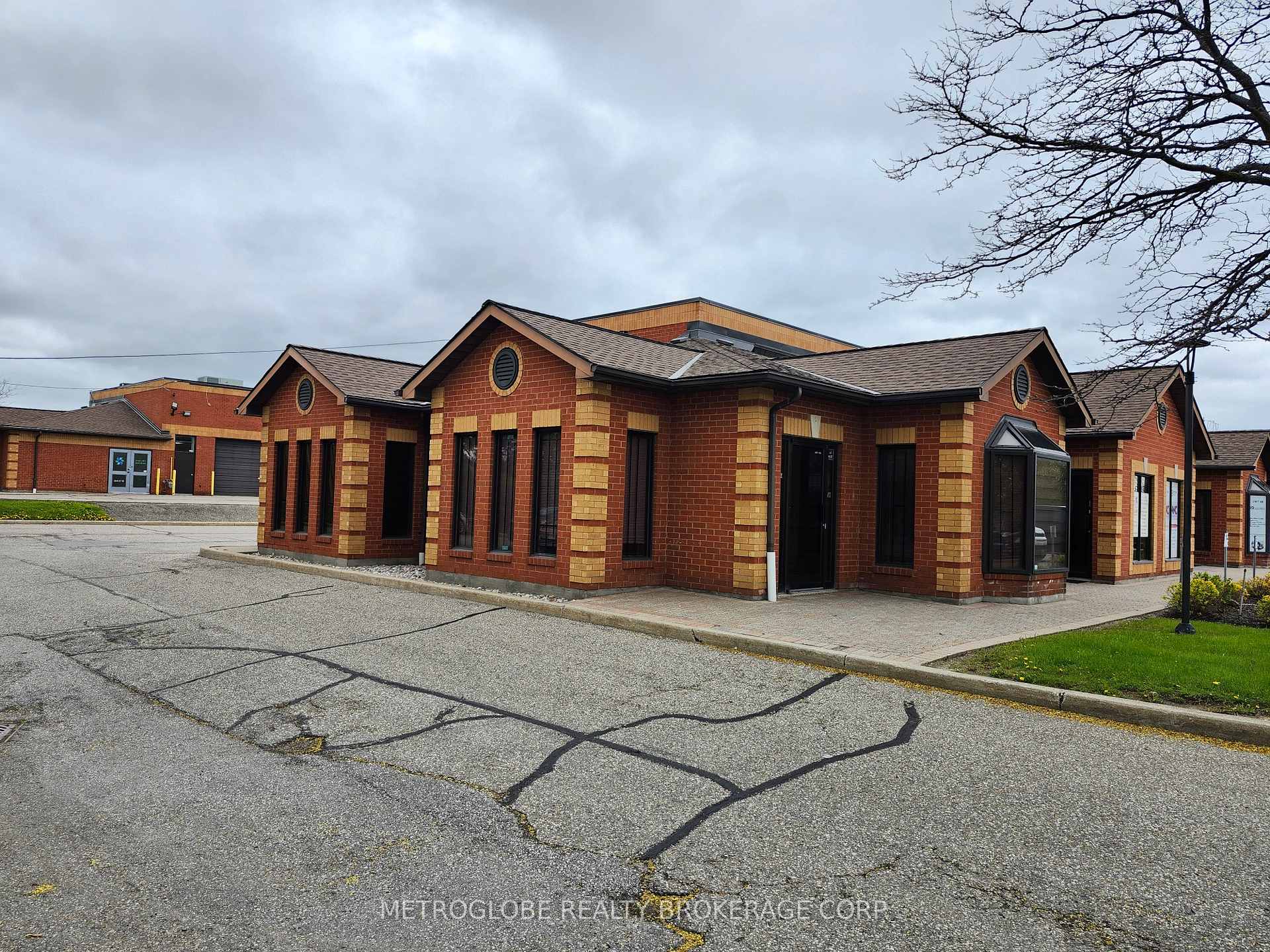 16 Regan Road 51, Brampton, ON L7A 1C1