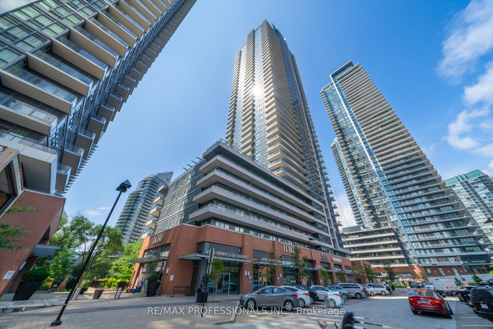 2220 Lake Shore Boulevard W 909, Toronto W06, ON M9V 0C1