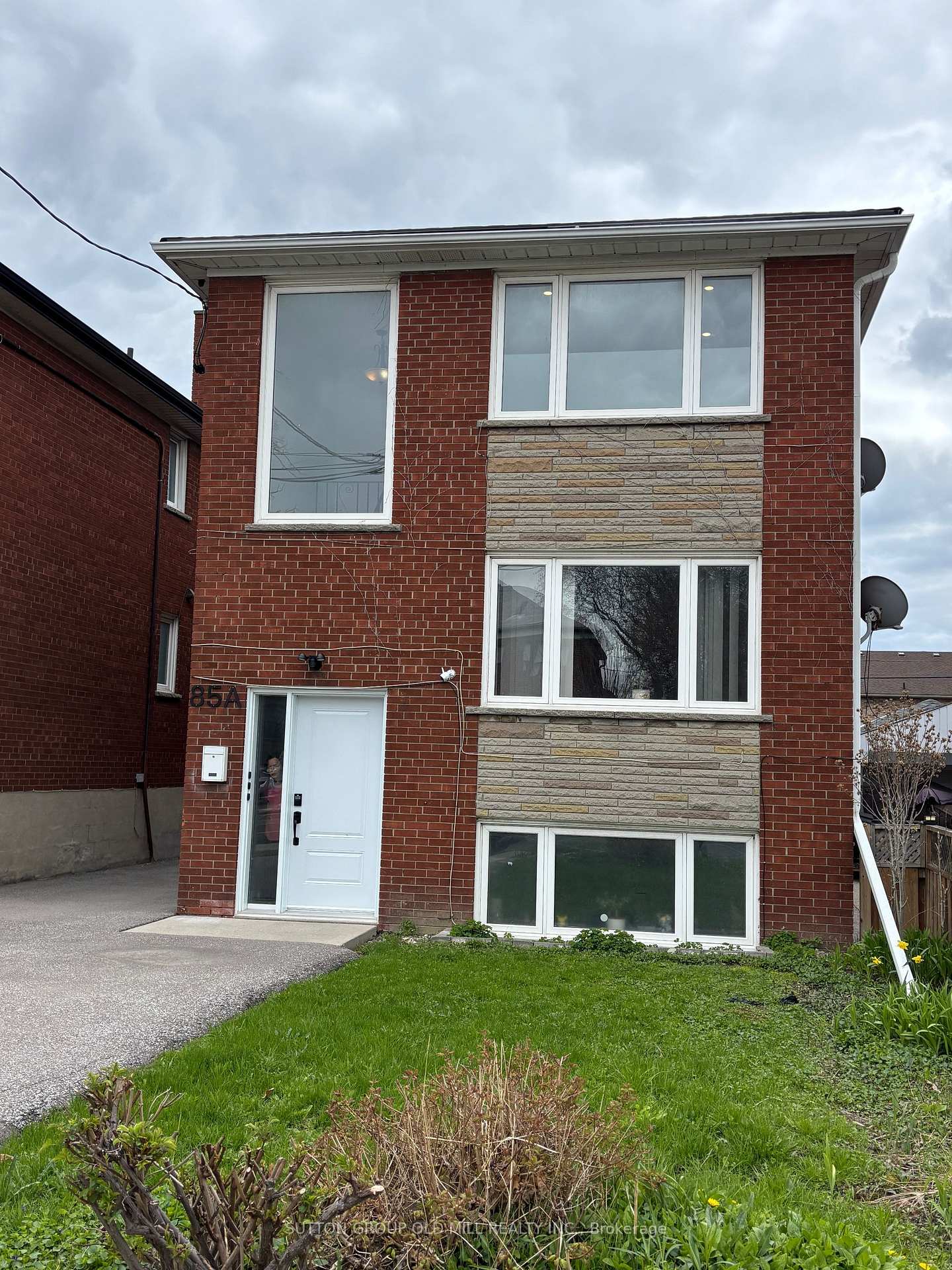 85A Evans Avenue UPPER, Toronto W06, ON M8Z 1H7