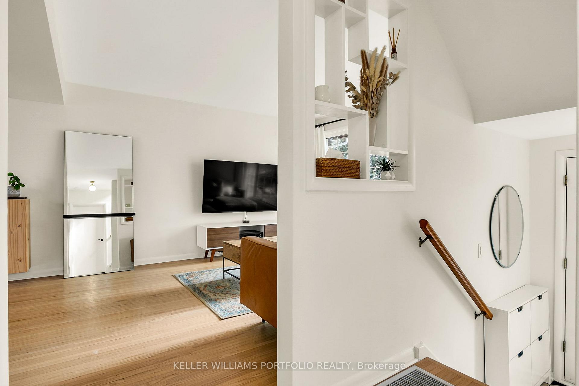 88 Sabrina Dr Drive, Toronto W09 — photo 4 of 5