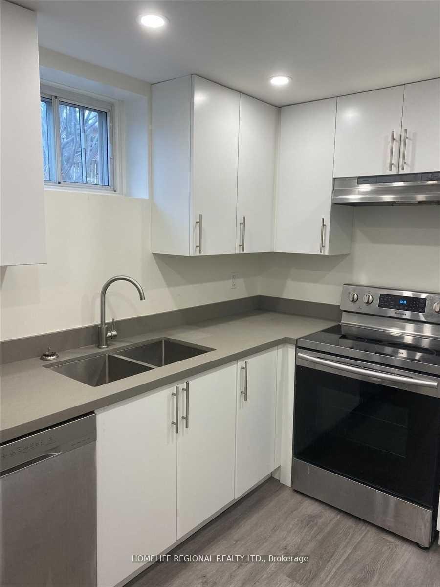 46 Tewsley Place Lower Level, Toronto W09 — photo 4 of 5