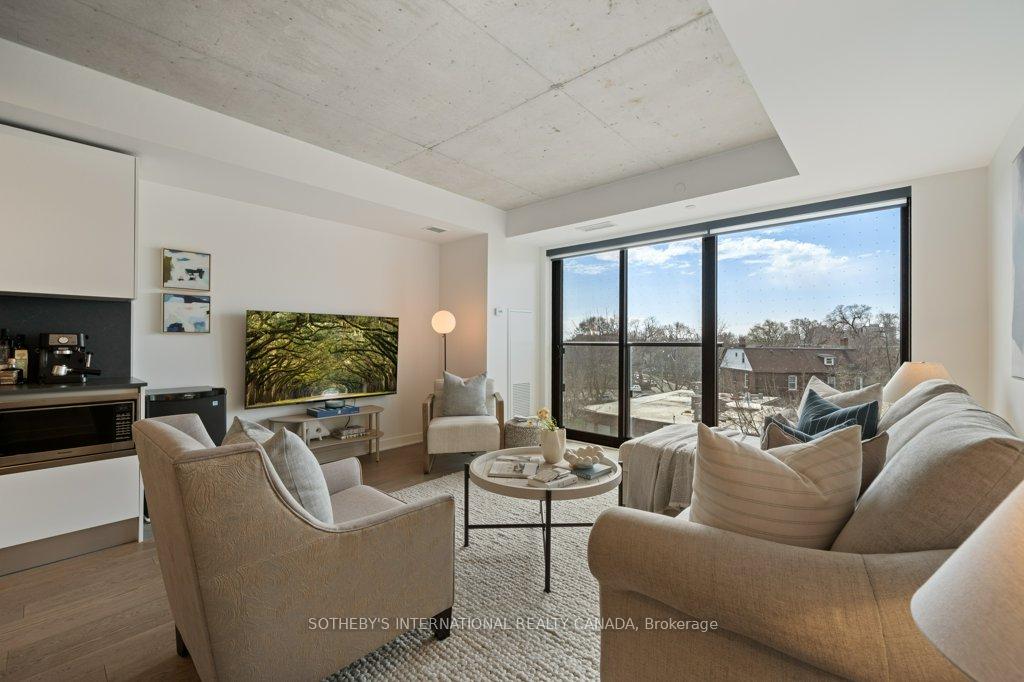 2720 Dundas Street W 323, Toronto W02, ON M6P 1Y2 — Toronto W02, Ontario