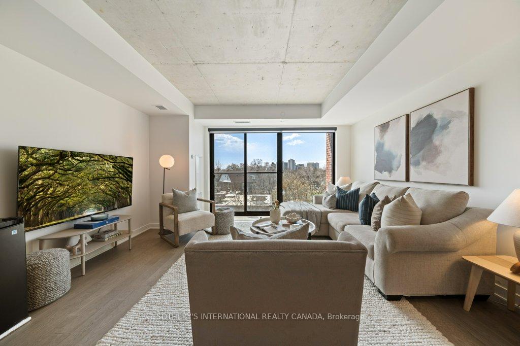 2720 Dundas Street W 323, Toronto W02 — photo 2 of 5