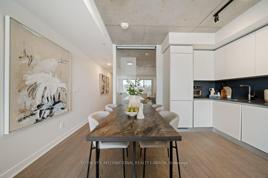 2720 Dundas Street W 323, Toronto W02 — photo 4 of 5