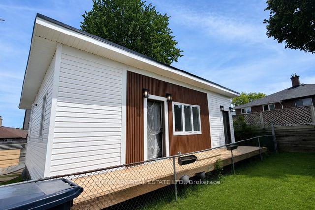 15 Sanagan Road 301, Toronto W10, ON M9V 1R7 — Toronto W10, Ontario