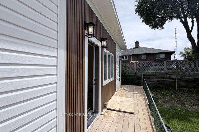 15 Sanagan Road 301, Toronto W10 — photo 2 of 5