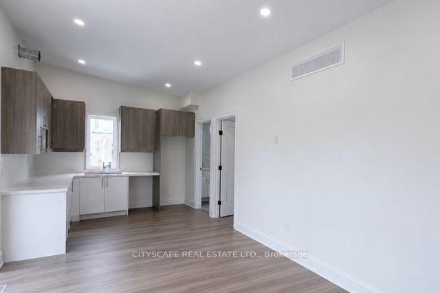 15 Sanagan Road 301, Toronto W10 — photo 4 of 5