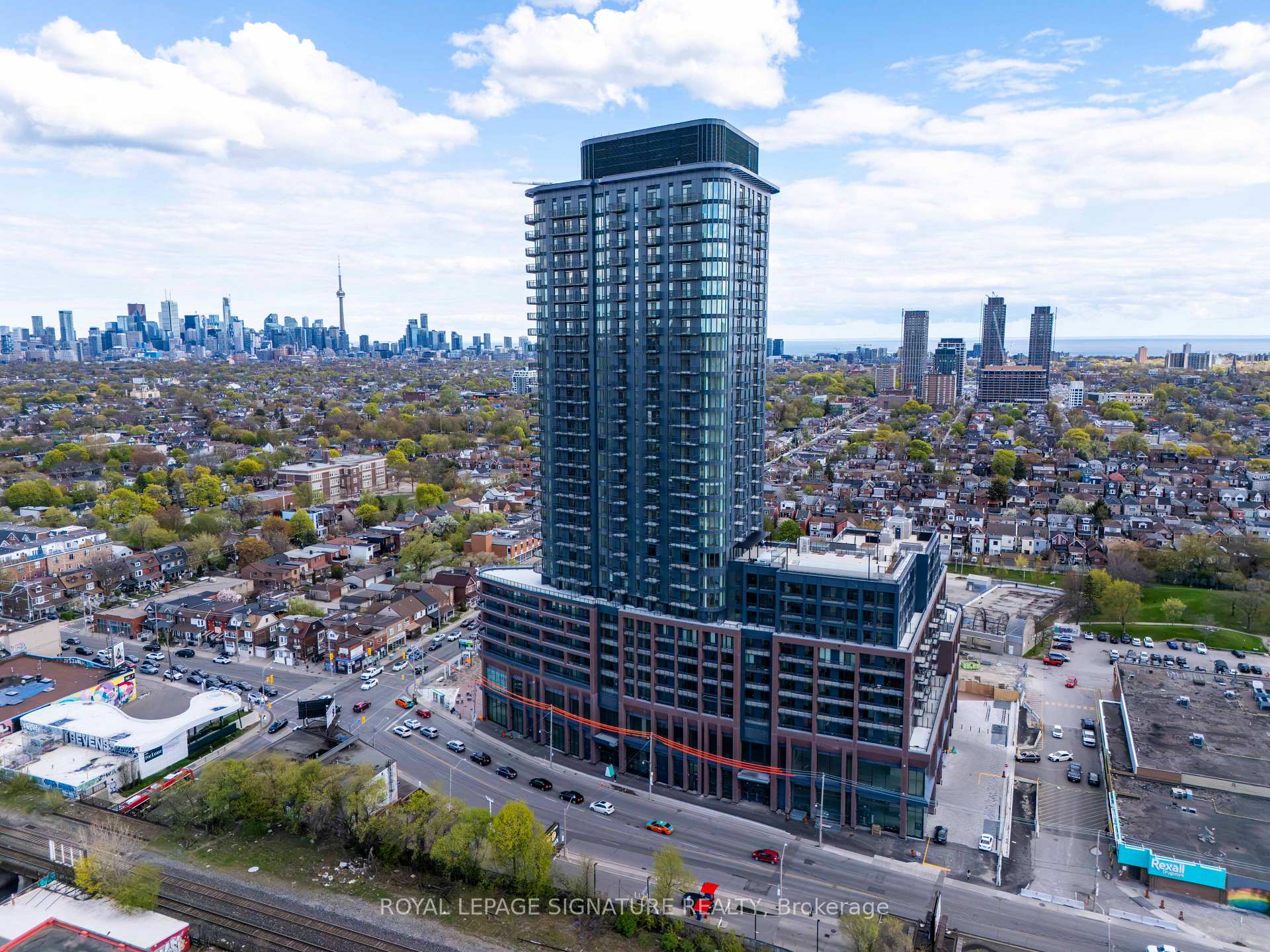 1185 Dupont Street 1601, Toronto W02, ON M6H 0G5 — Toronto W02, Ontario