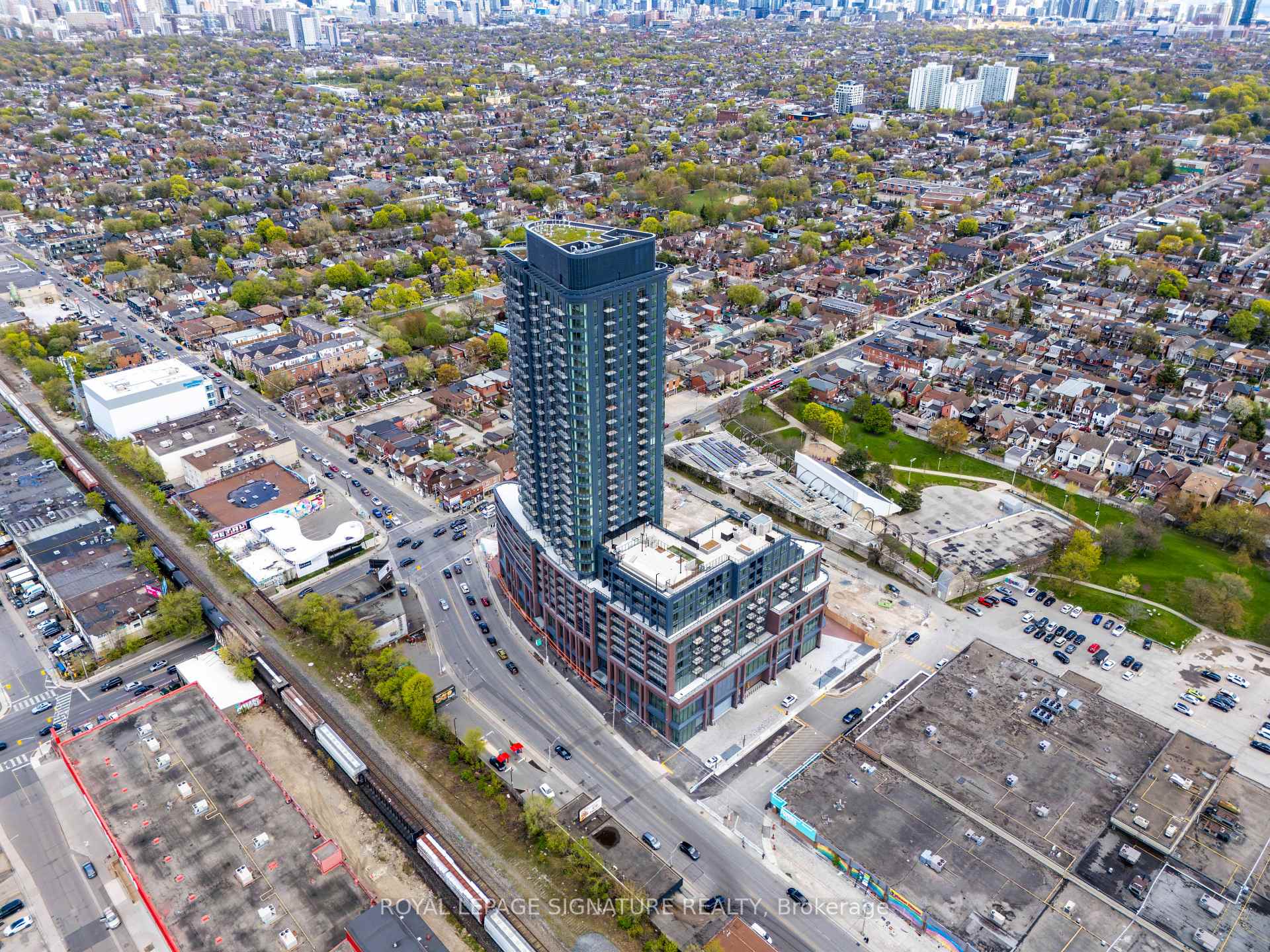 1185 Dupont Street 1601, Toronto W02 — photo 3 of 5