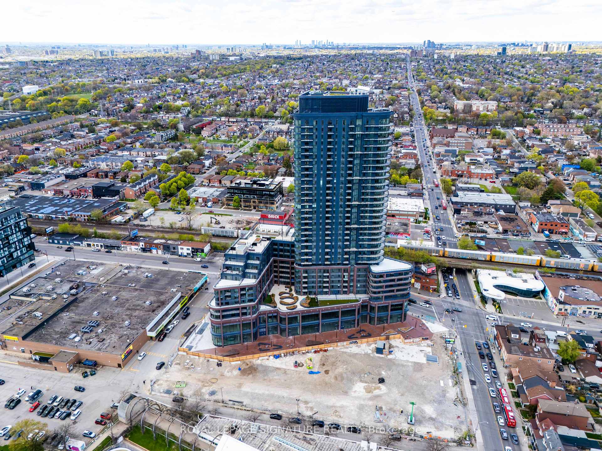 1185 Dupont Street 1601, Toronto W02 — photo 5 of 5