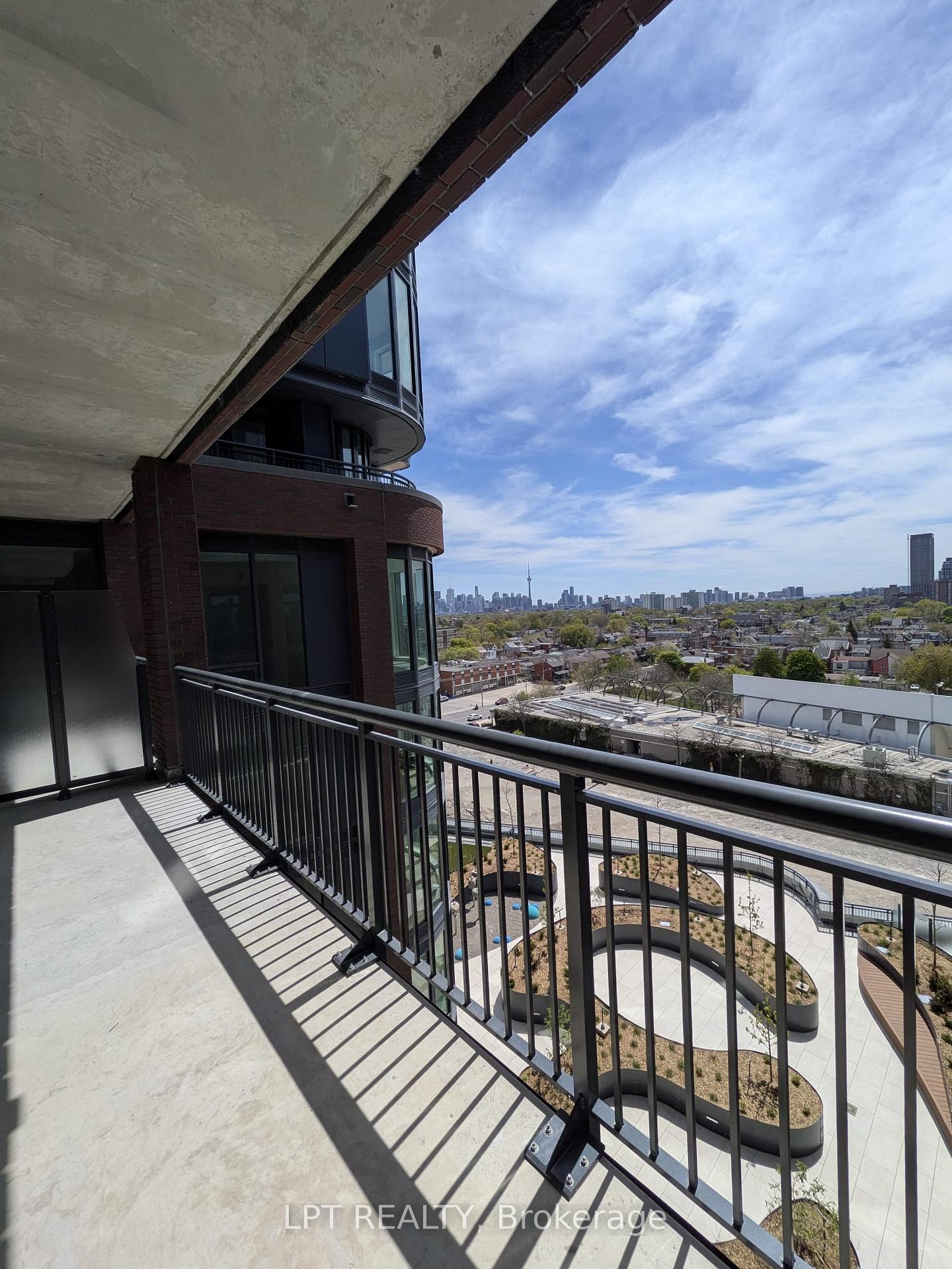 1185 Dupont Street 701, Toronto W02 — photo 3 of 5