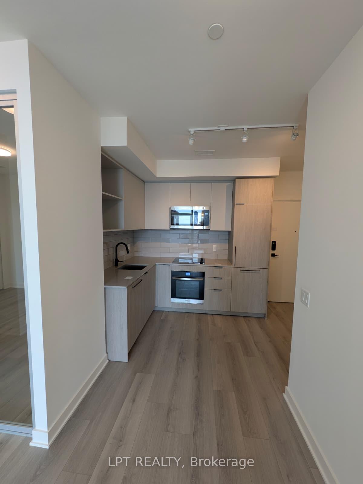 1185 Dupont Street 701, Toronto W02 — photo 4 of 5