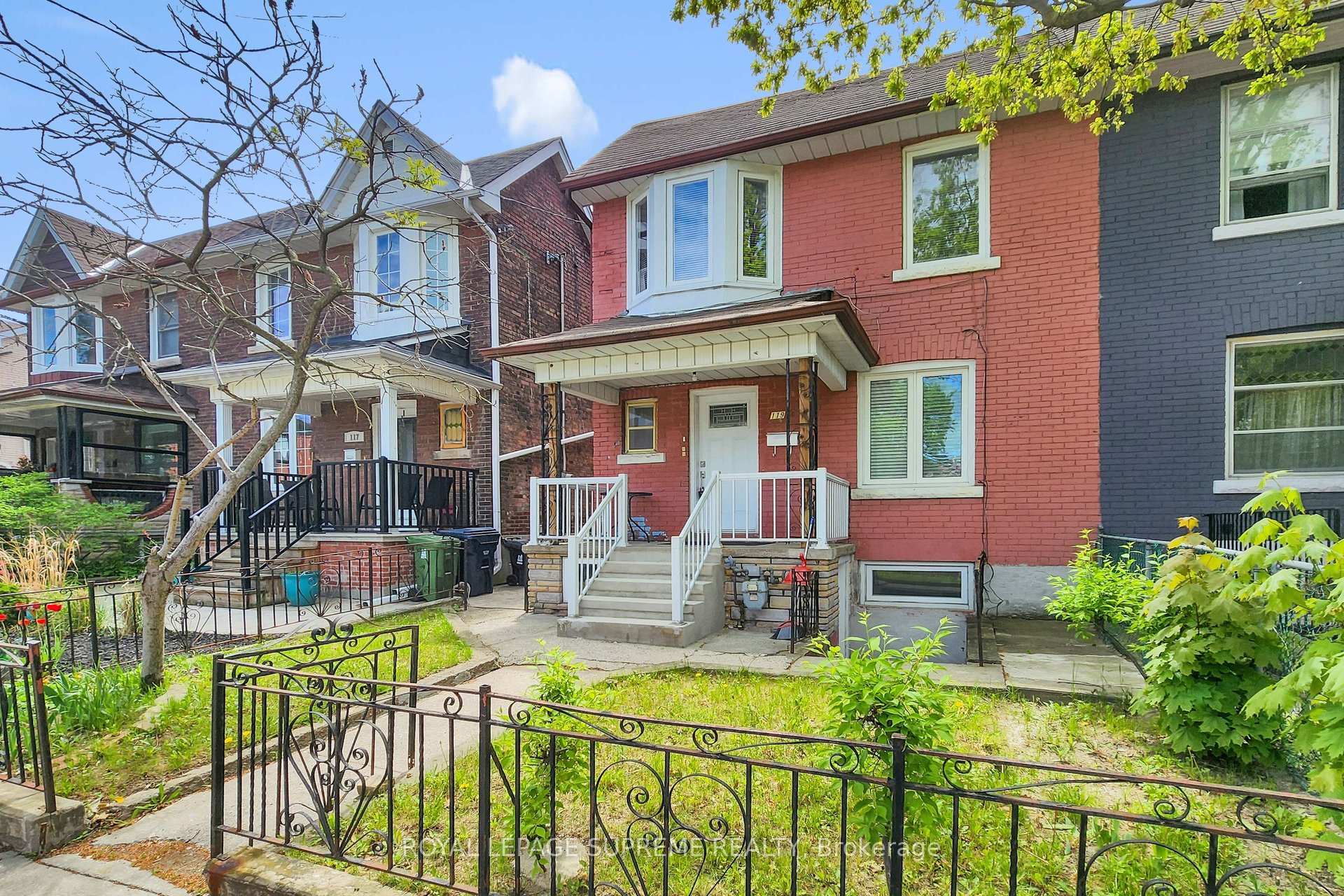 119 Essex Street W, Toronto W02 — photo 2 of 5