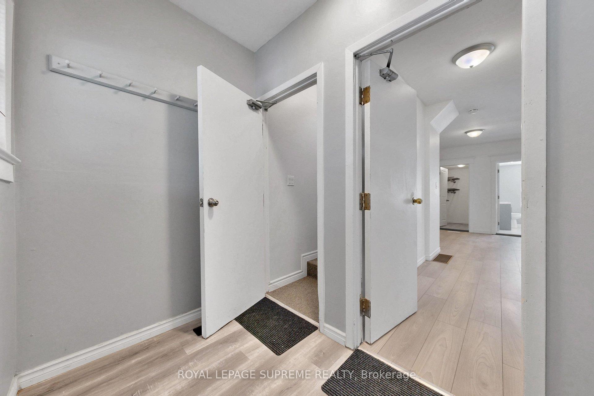 119 Essex Street W, Toronto W02 — photo 4 of 5