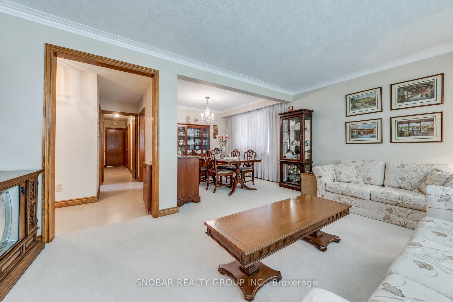22 Norgrove Crescent, Toronto W09 — photo 5 of 5