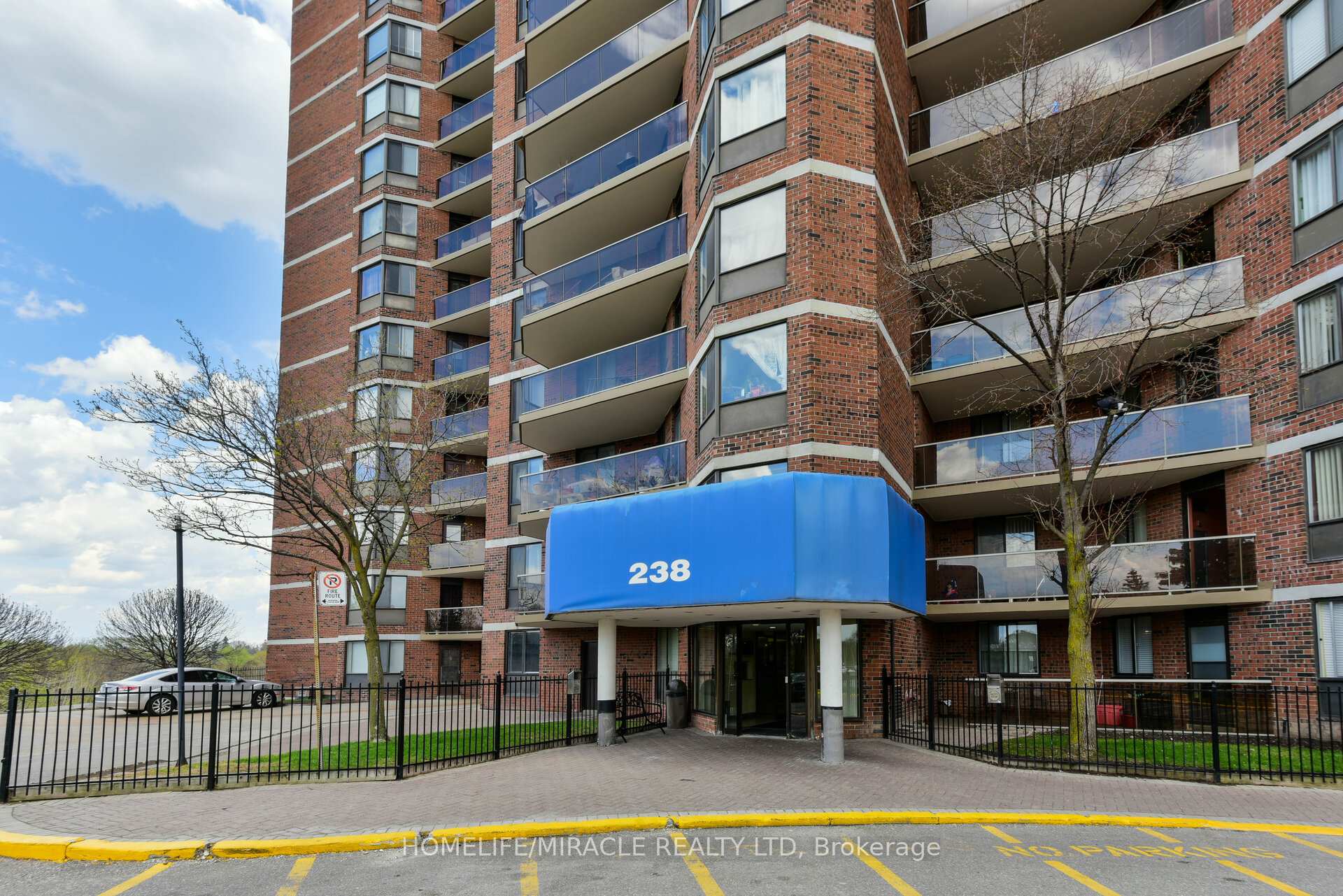 238 Albion Road 102, Toronto W10 — photo 2 of 5