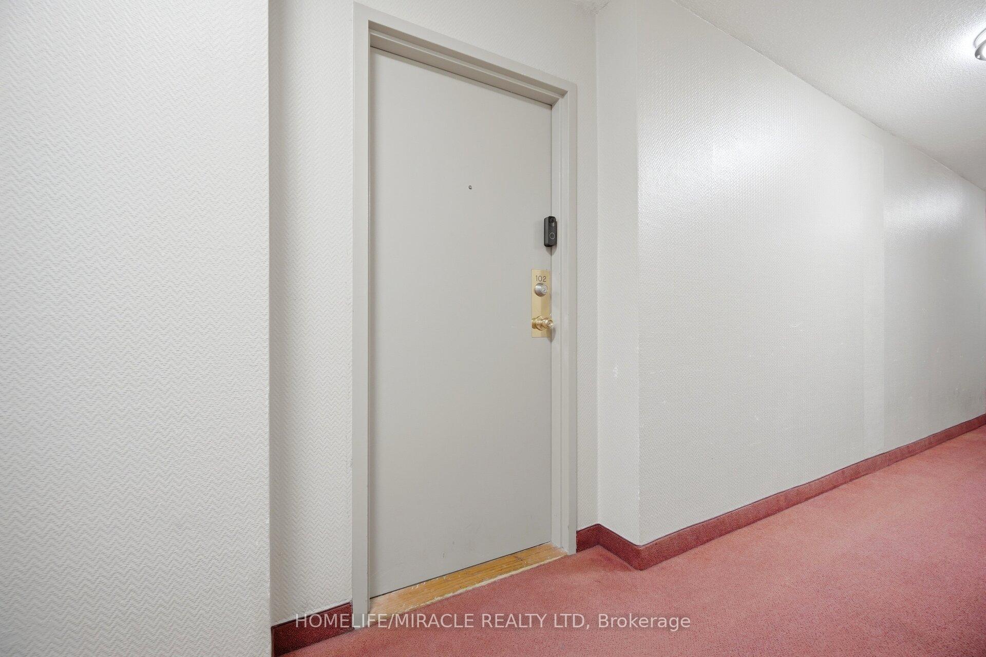 238 Albion Road 102, Toronto W10 — photo 4 of 5