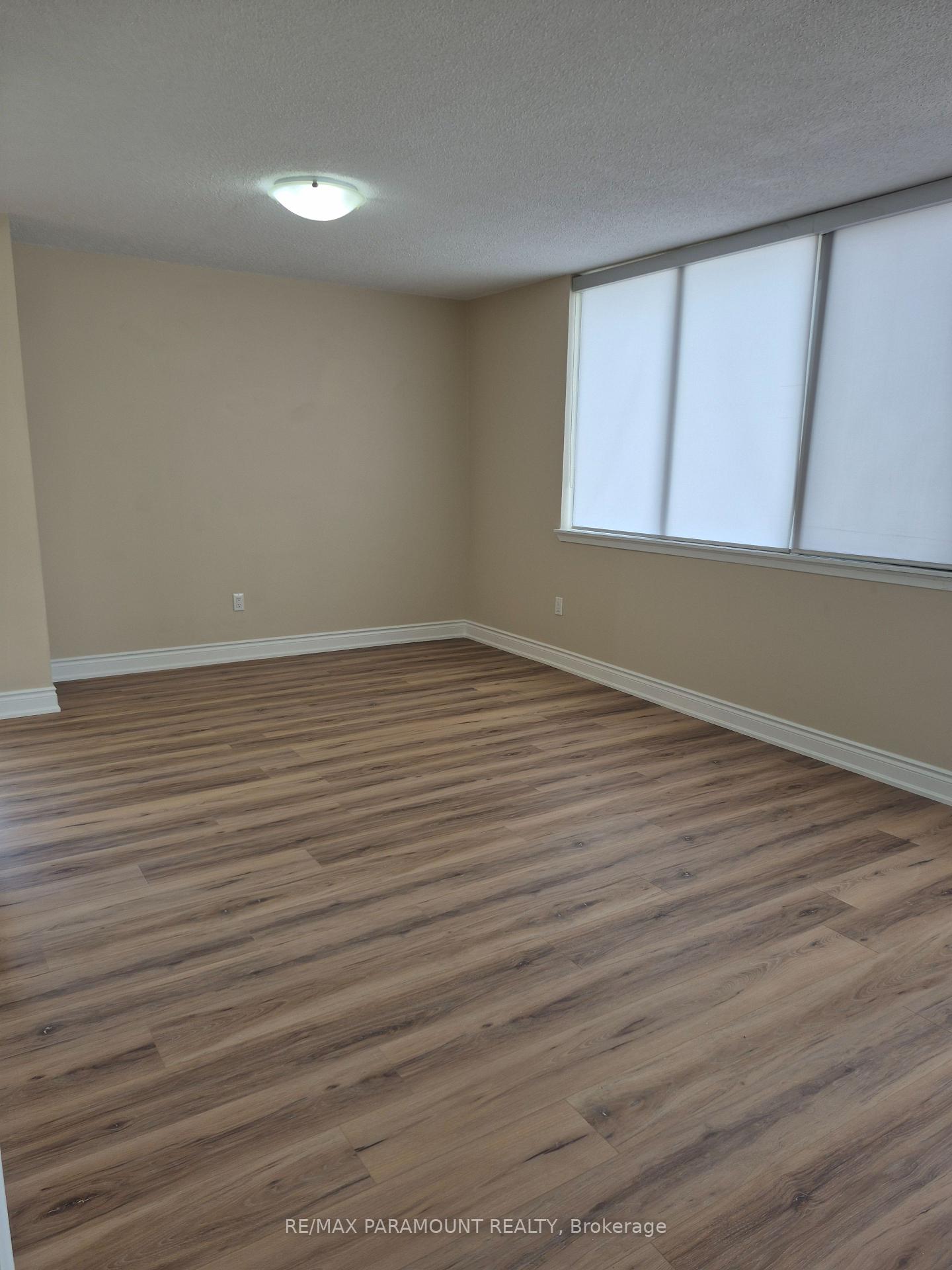 21 Markbrook Lane 911, Toronto W10 — photo 5 of 5