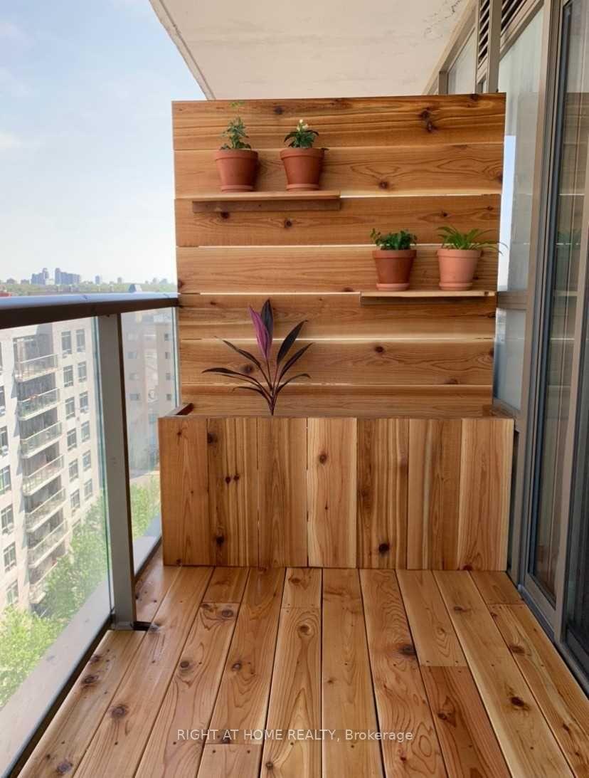 812 Lansdowne Avenue 1016, Toronto W02 — photo 5 of 5