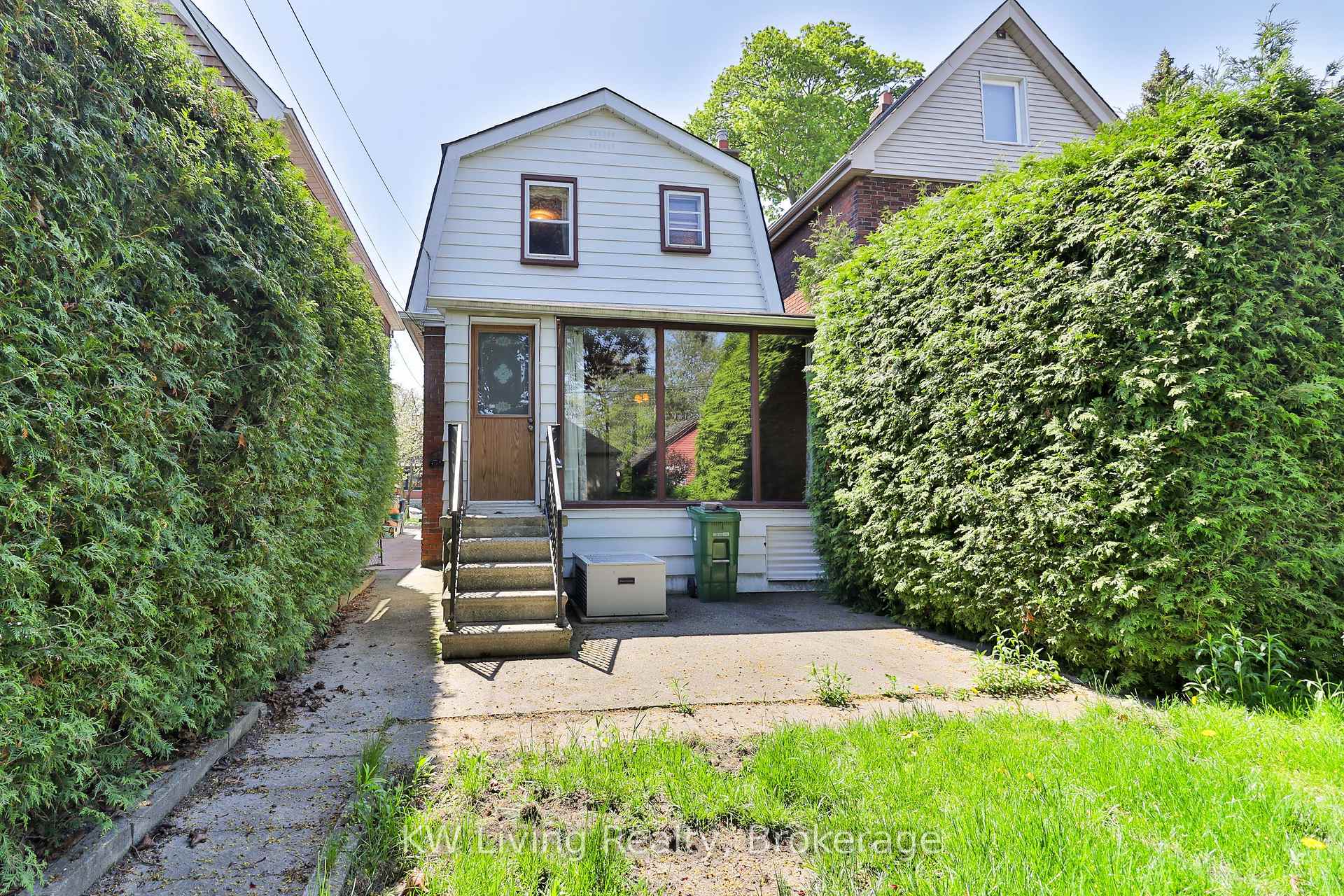 599 Durie Street, Toronto W02 — photo 4 of 5