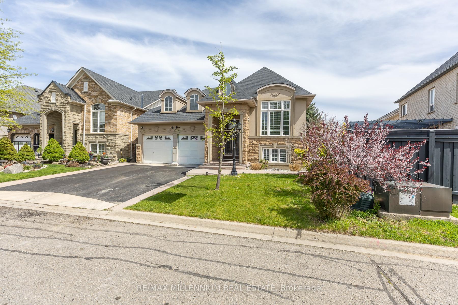 28 Donherb Crescent, Caledon — photo 3 of 5