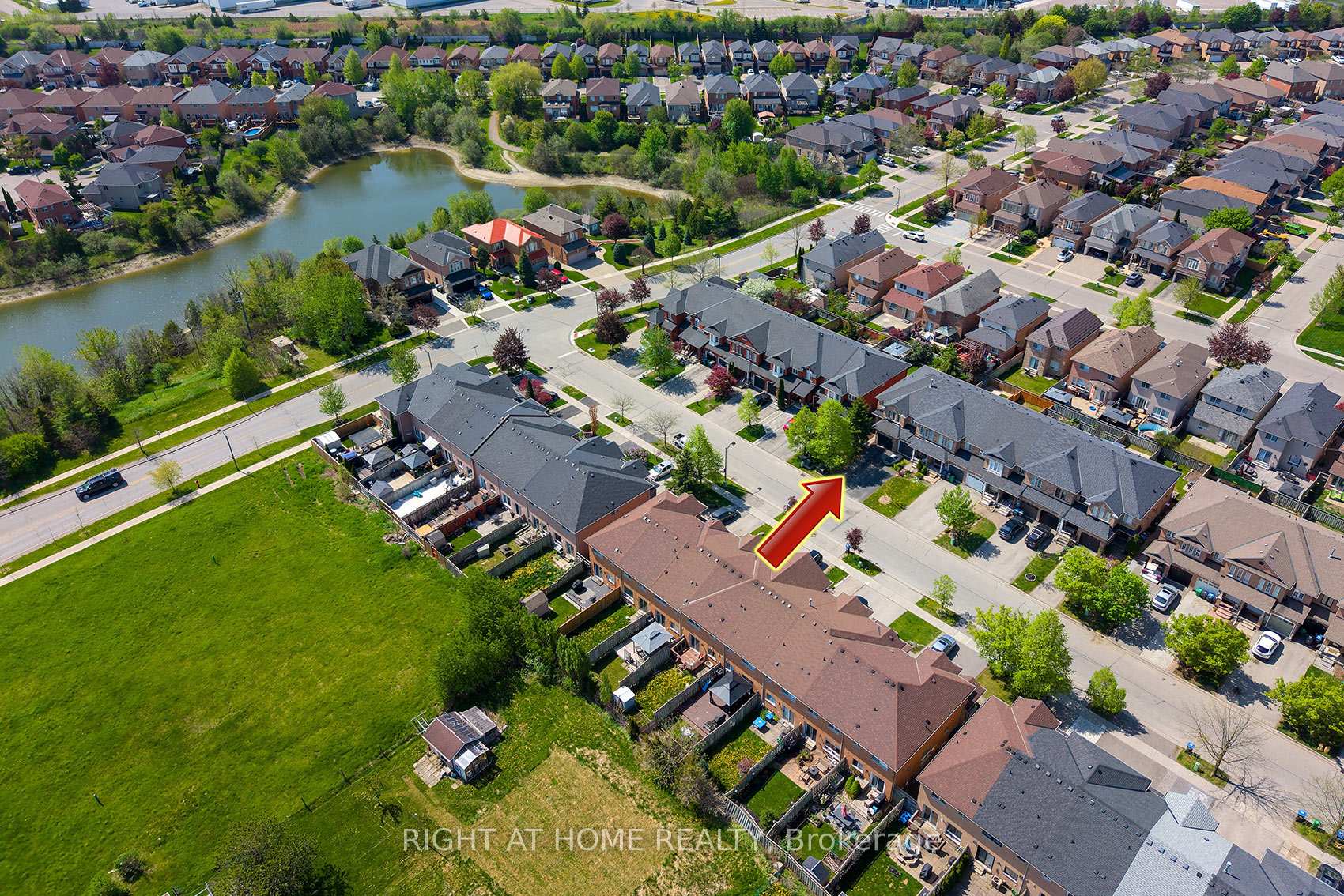 18 Frank Johnston Road, Caledon — photo 2 of 5