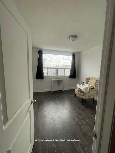 1516 Eglinton Avenue W Apt 1, Toronto W04 — photo 3 of 5
