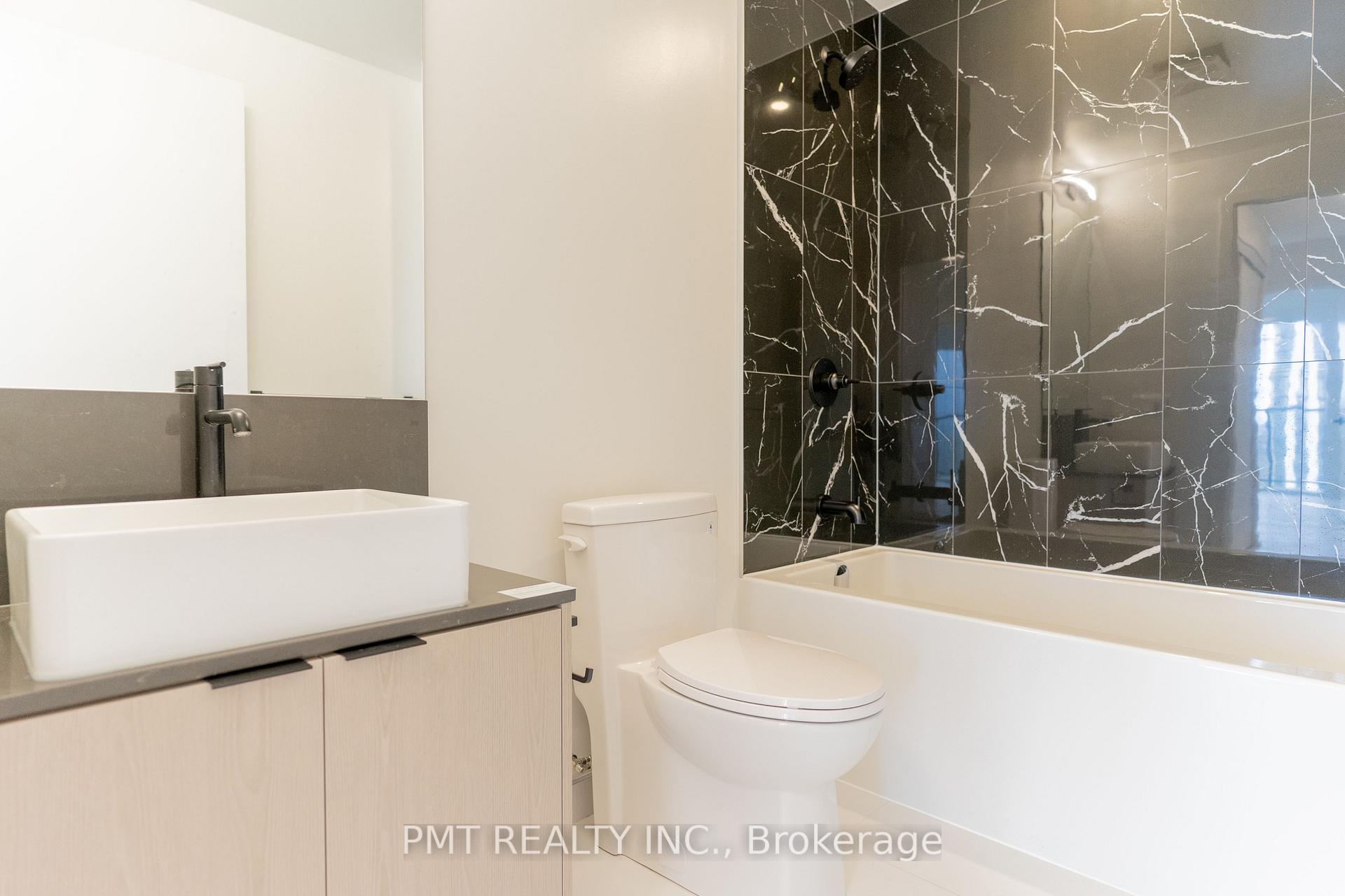 1285 Dupont Street 2110, Toronto W02 — photo 4 of 5