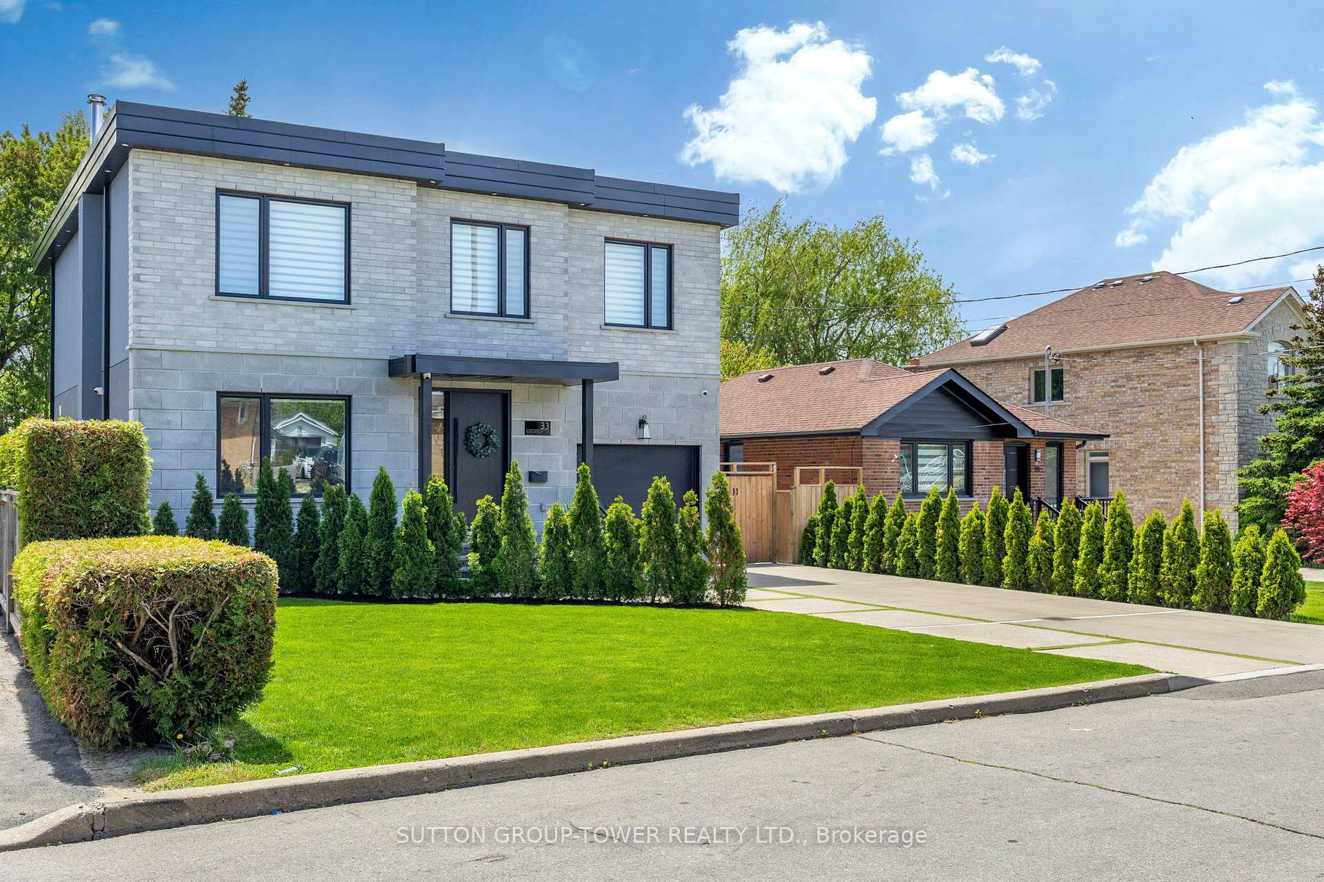 33 Wickford Drive, Toronto W04 — photo 2 of 5