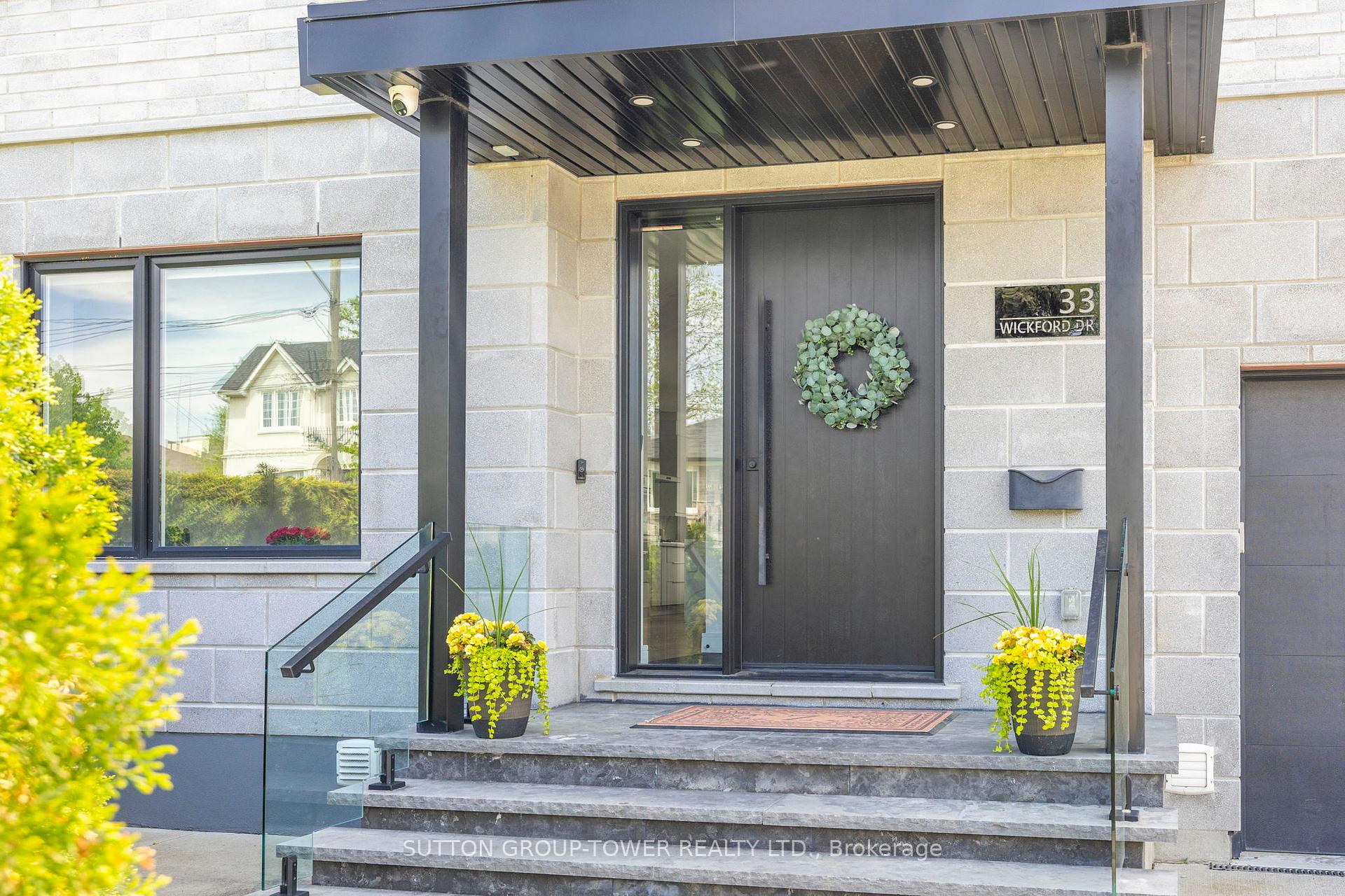 33 Wickford Drive, Toronto W04 — photo 4 of 5