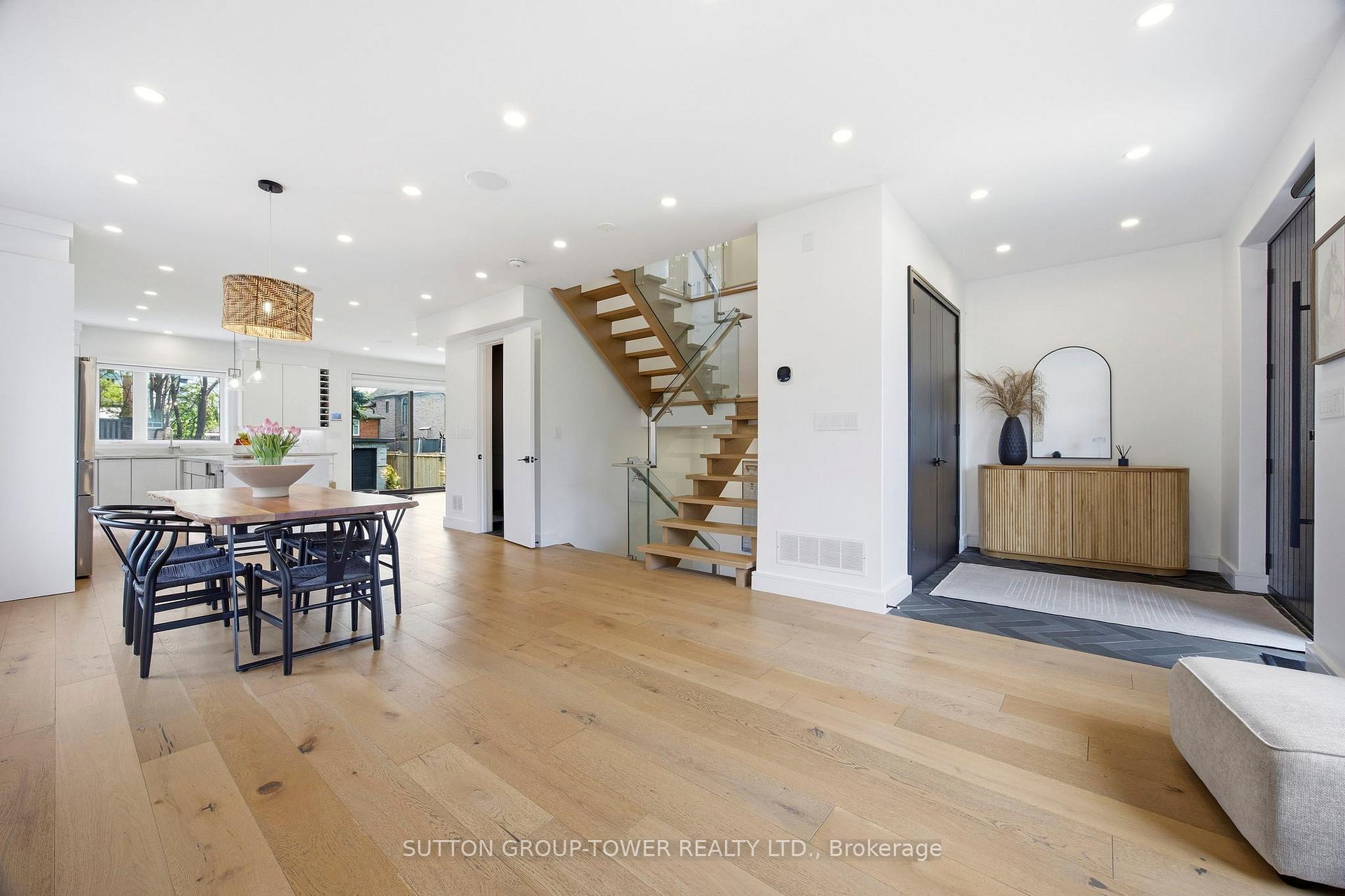 33 Wickford Drive, Toronto W04 — photo 5 of 5