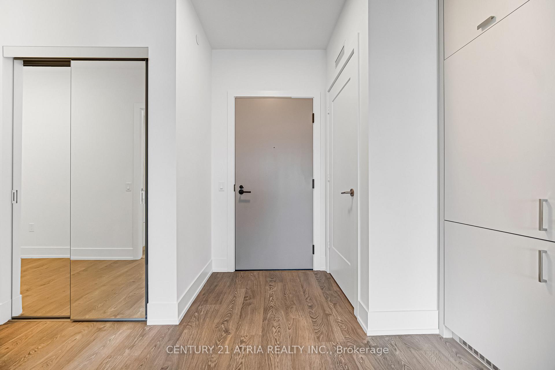 858 Dupont Street 318, Toronto W02 — photo 4 of 5