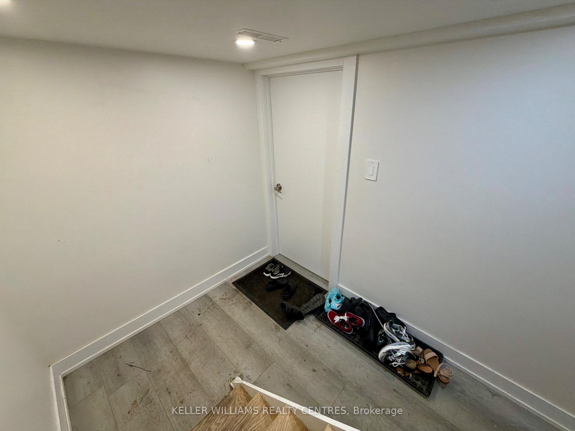 9 Sanderson Road Lower, Toronto W10 — photo 5 of 5