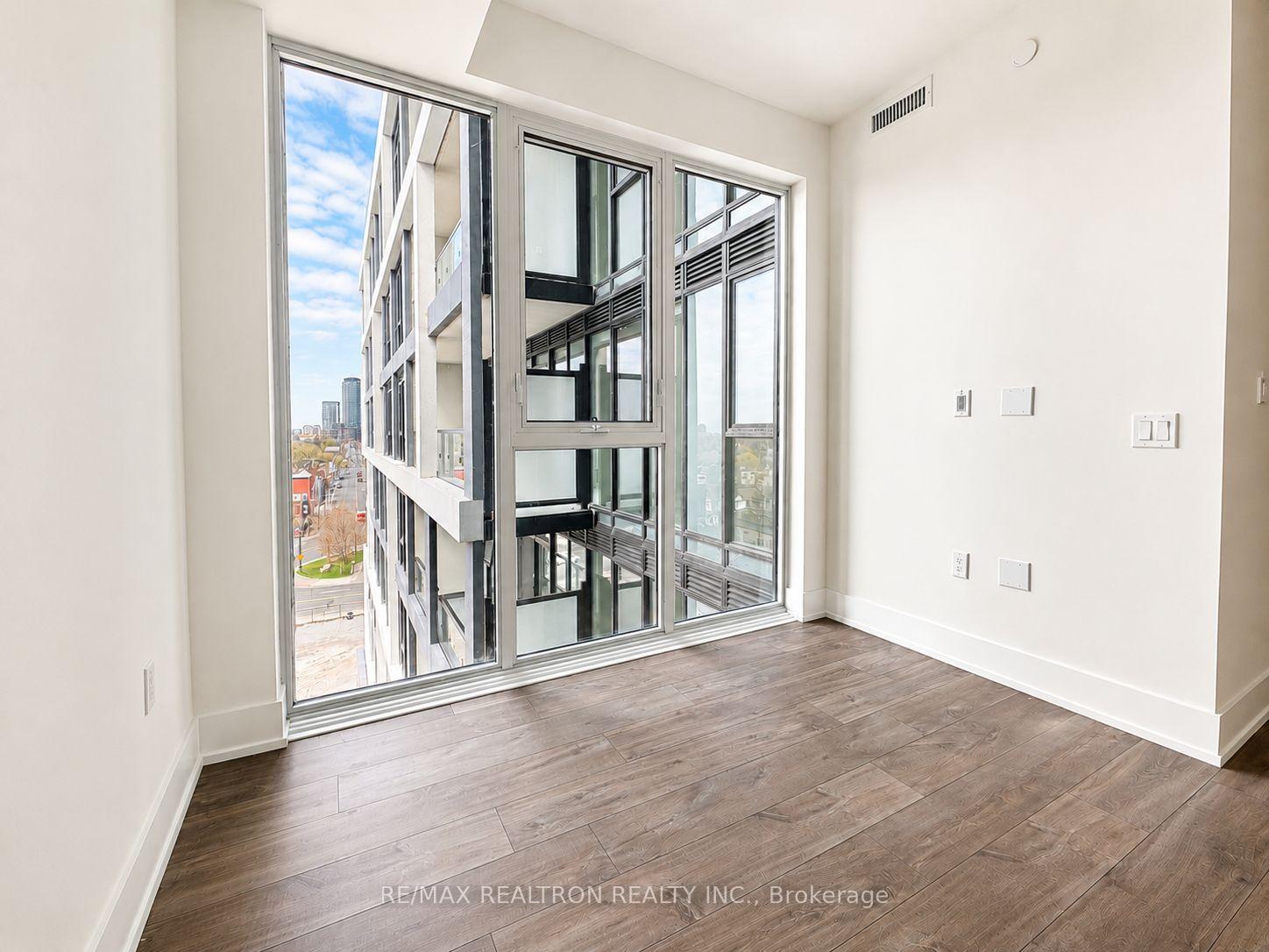 858 Dupont Street 701, Toronto W02 — photo 5 of 5