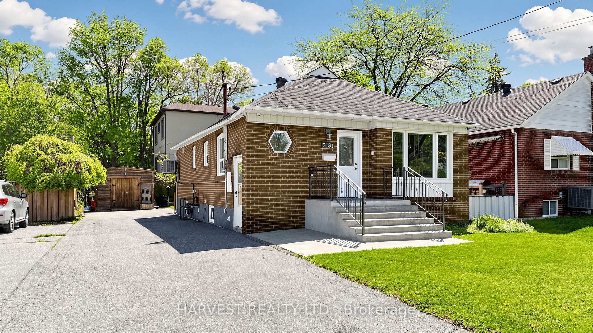 2181 Kipling Avenue, Toronto W10 — photo 2 of 5