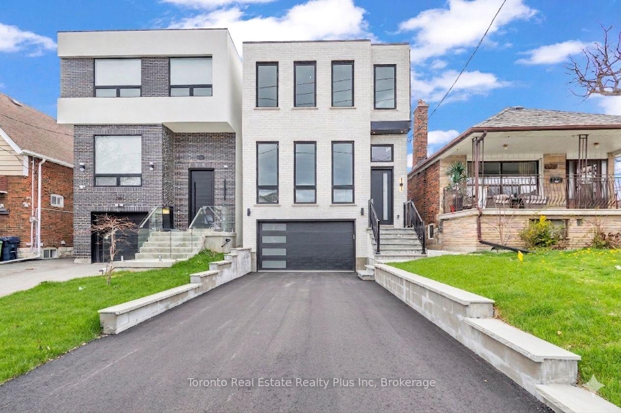 138 Bowie Avenue, Toronto W04, ON M6E 2R2 — Toronto W04, Ontario