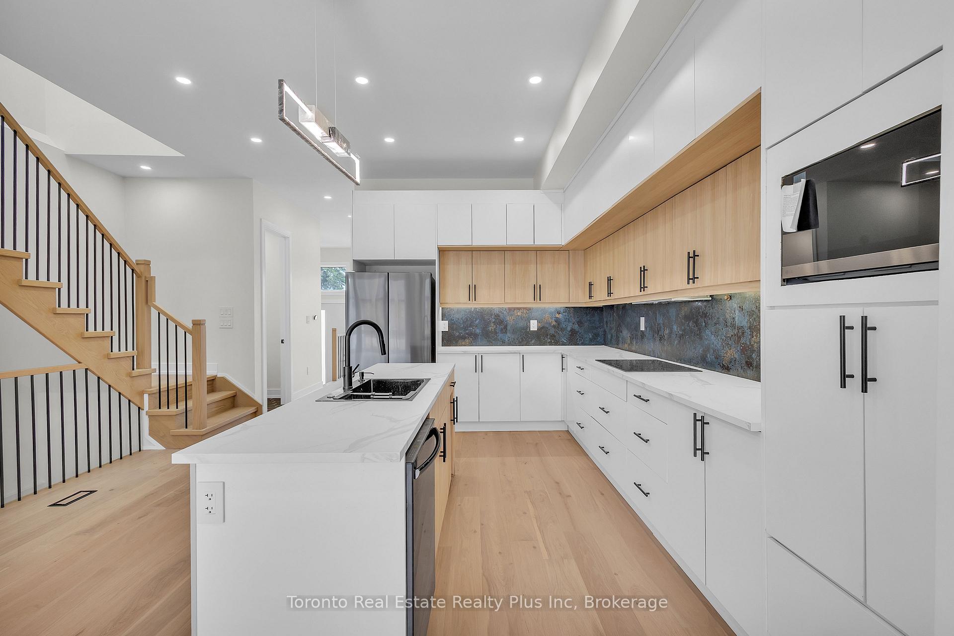 138 Bowie Avenue, Toronto W04 — photo 4 of 5