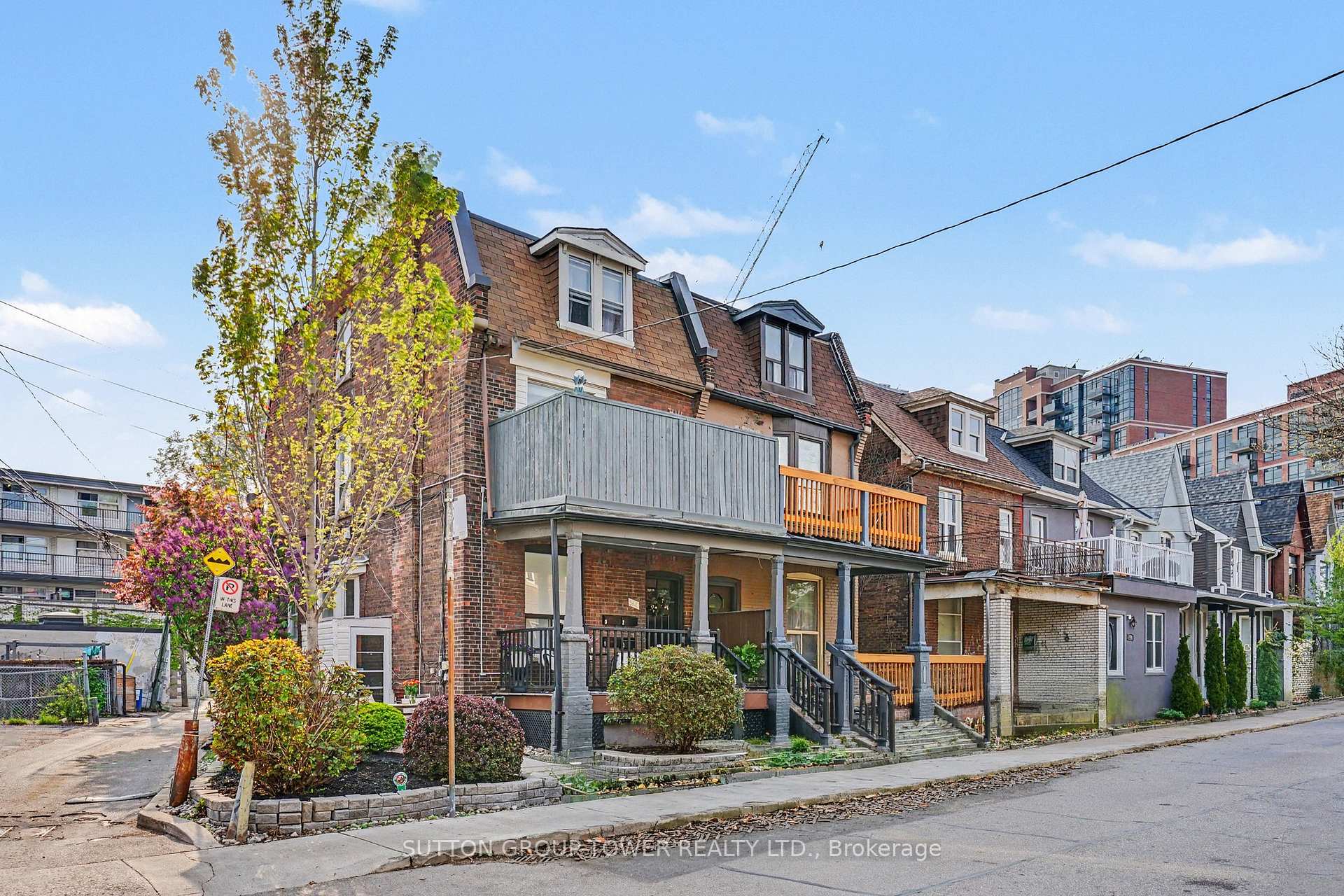 560 Indian Grove, Toronto W02 — photo 2 of 5