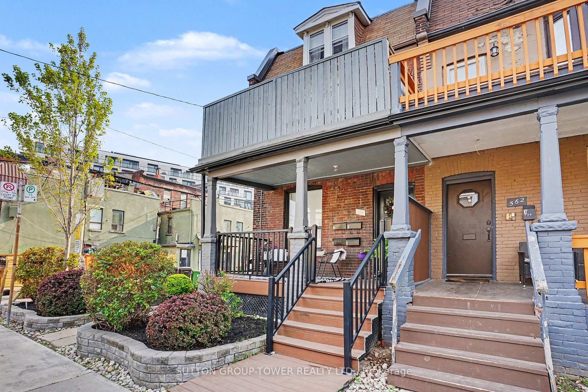 560 Indian Grove, Toronto W02 — photo 3 of 5