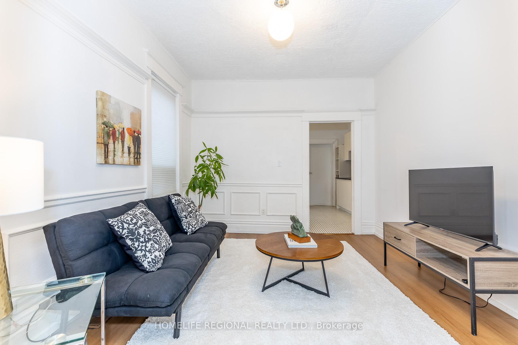 2378 St Clair Avenue W, Toronto W02 — photo 3 of 5