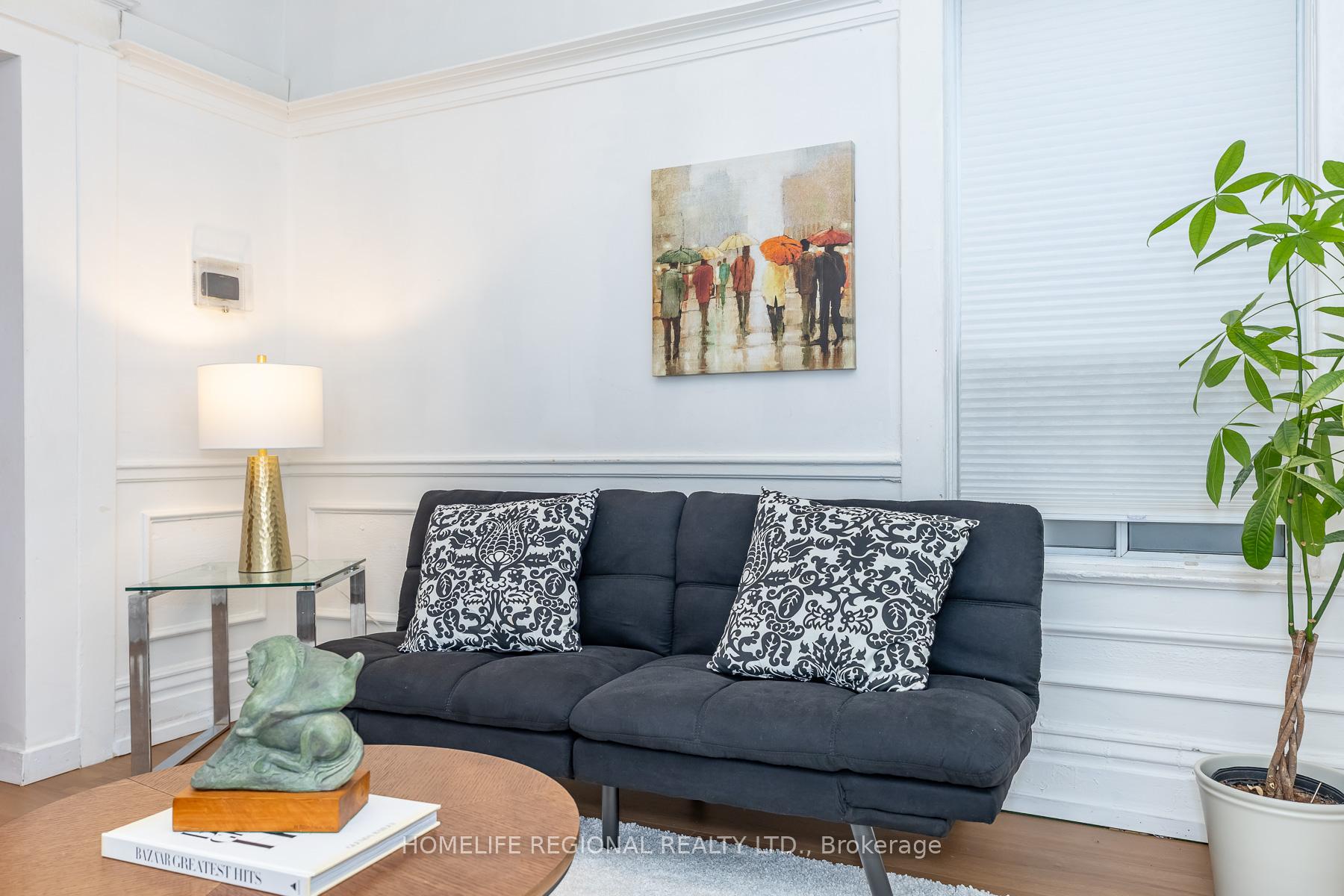 2378 St Clair Avenue W, Toronto W02 — photo 4 of 5