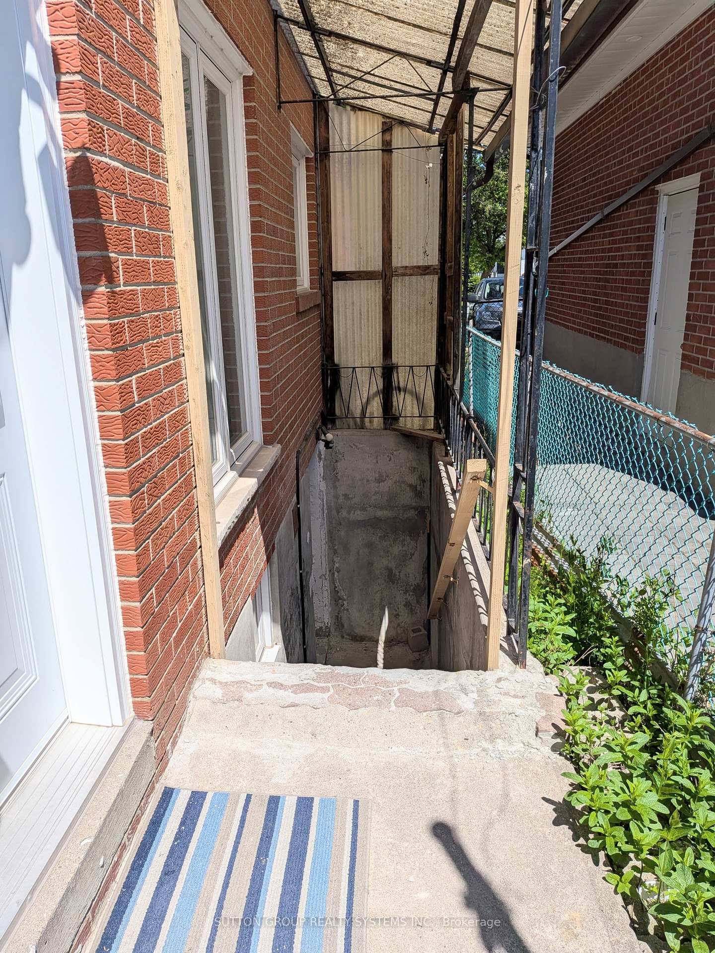 41 Annabelle Drive Basement, Toronto W10 — photo 2 of 5