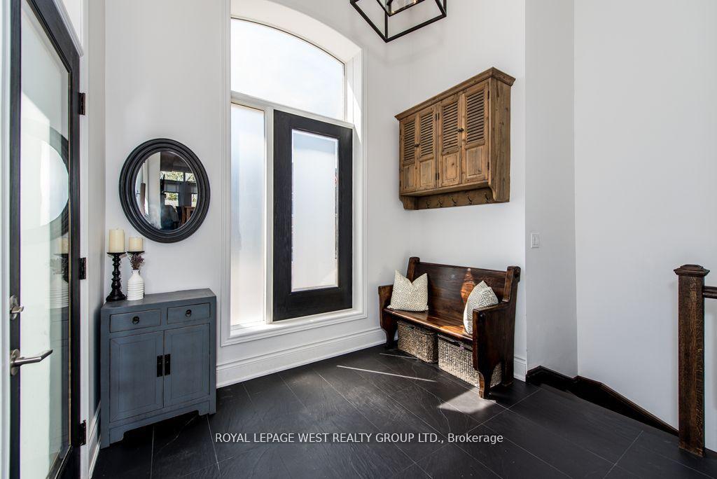 200 Annette Street 8, Toronto W02 — photo 3 of 5