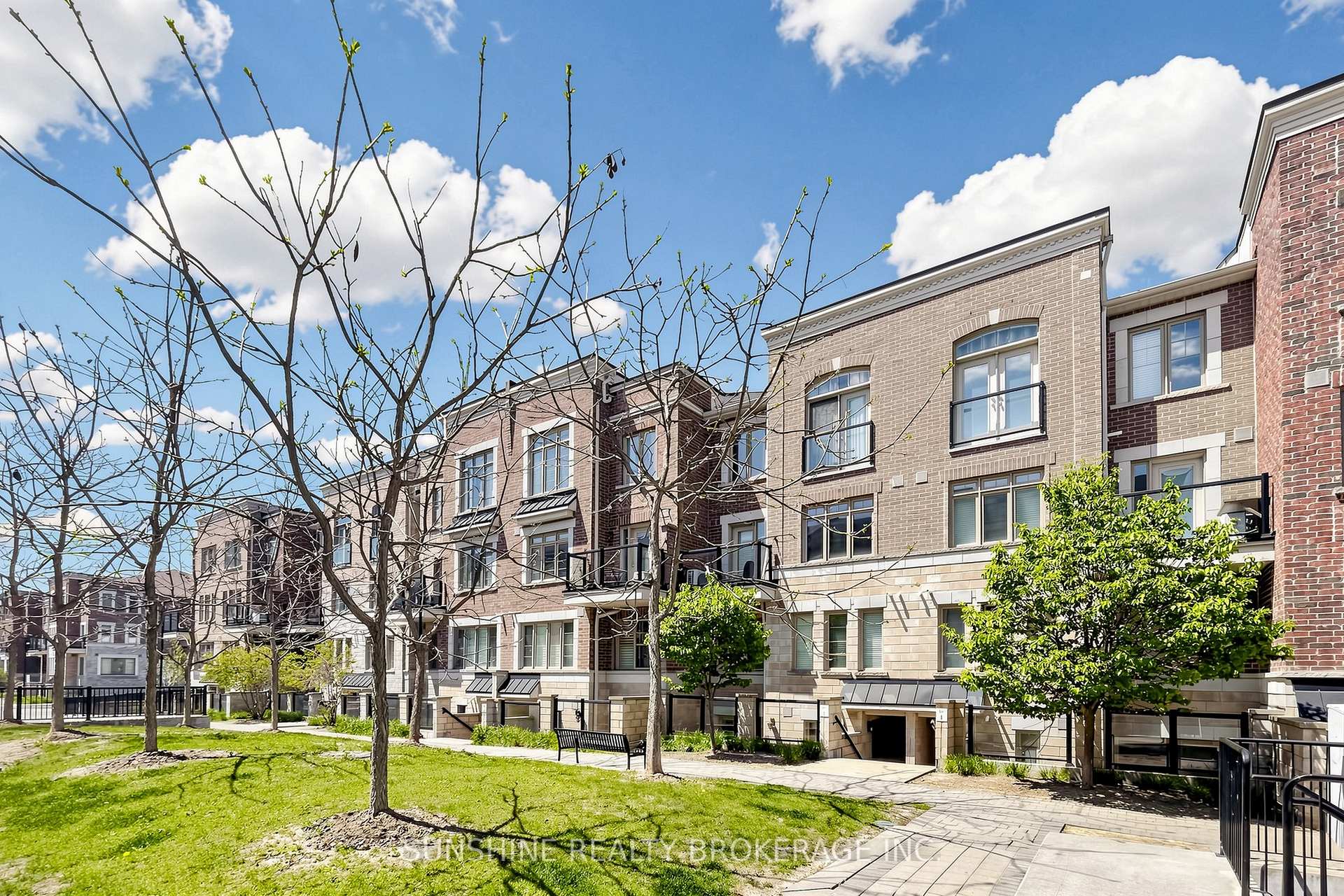 2335 Sheppard Avenue W 7, Toronto W05, ON M9M 0B5 — Toronto W05, Ontario