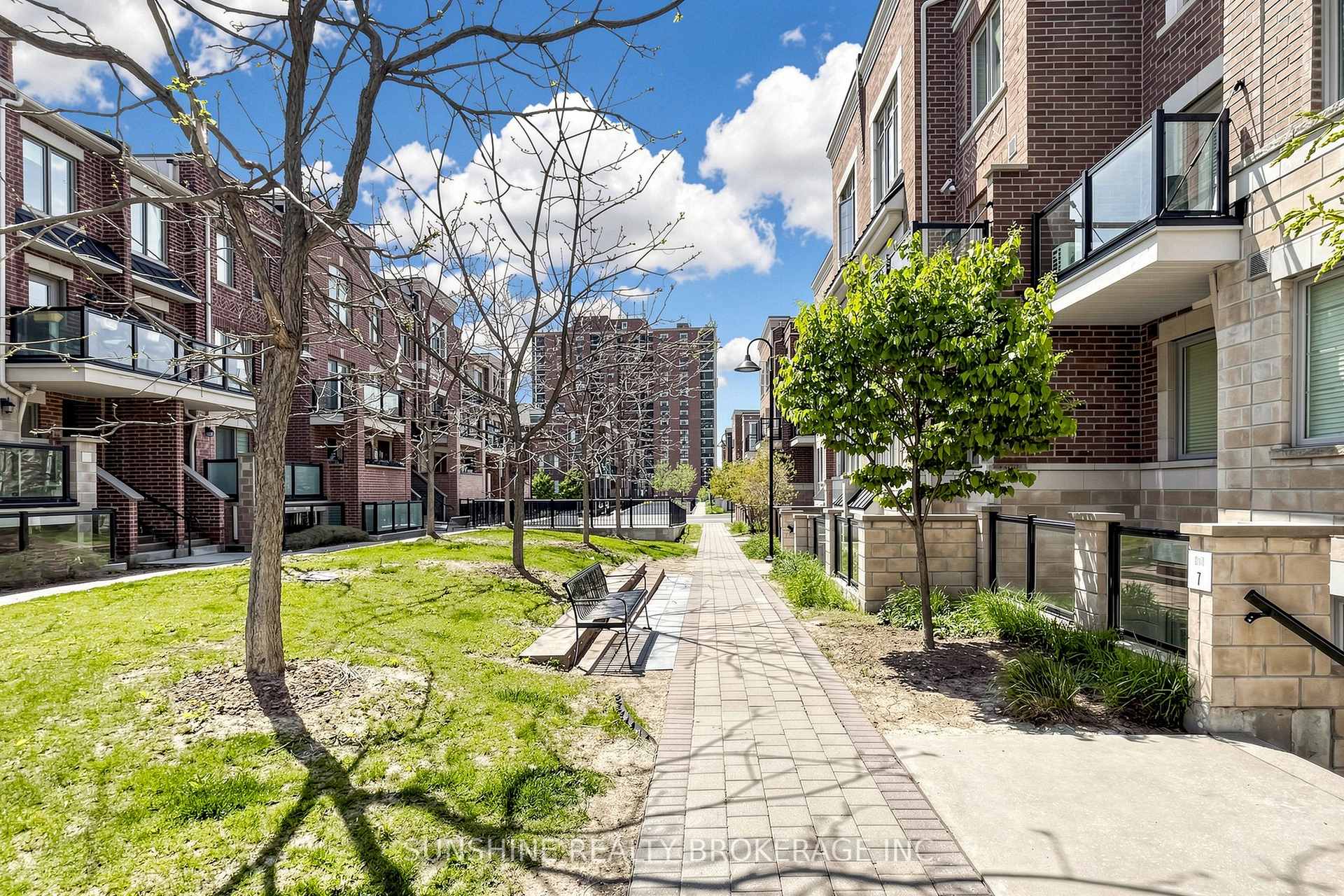 2335 Sheppard Avenue W 7, Toronto W05 — photo 2 of 5