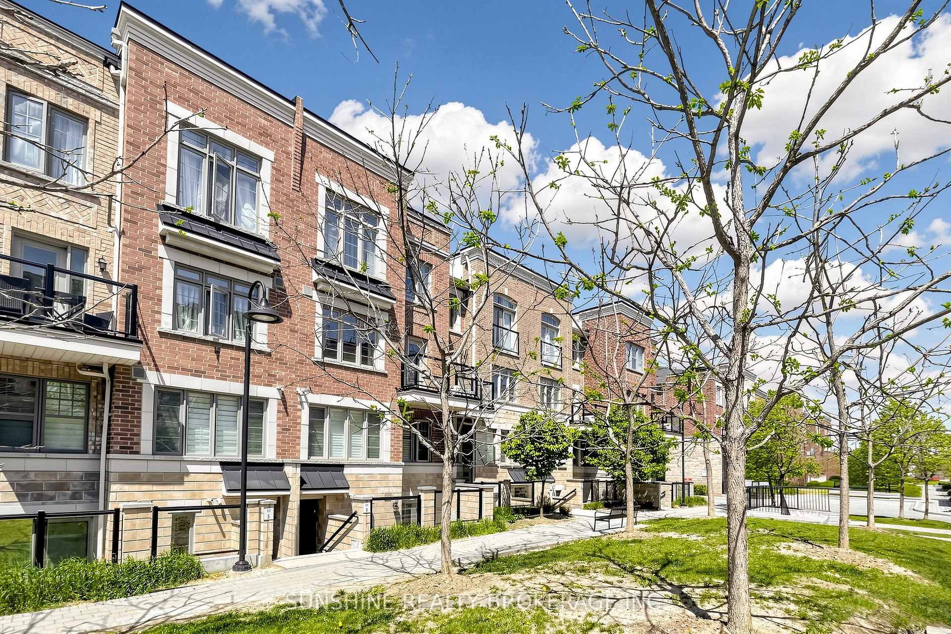 2335 Sheppard Avenue W 7, Toronto W05 — photo 3 of 5